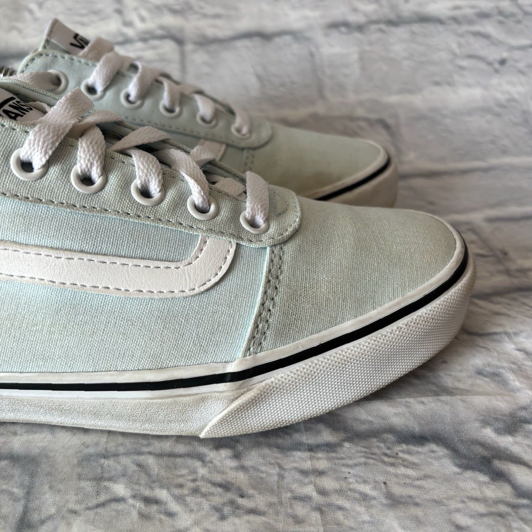 Vans VANS Ward Old Skool Low Top Skate Sneakers Light Blue/White Women’s 8.5 Women Candor? Size M / US 6-8 / IT 42-44 - 3 Thumbnail
