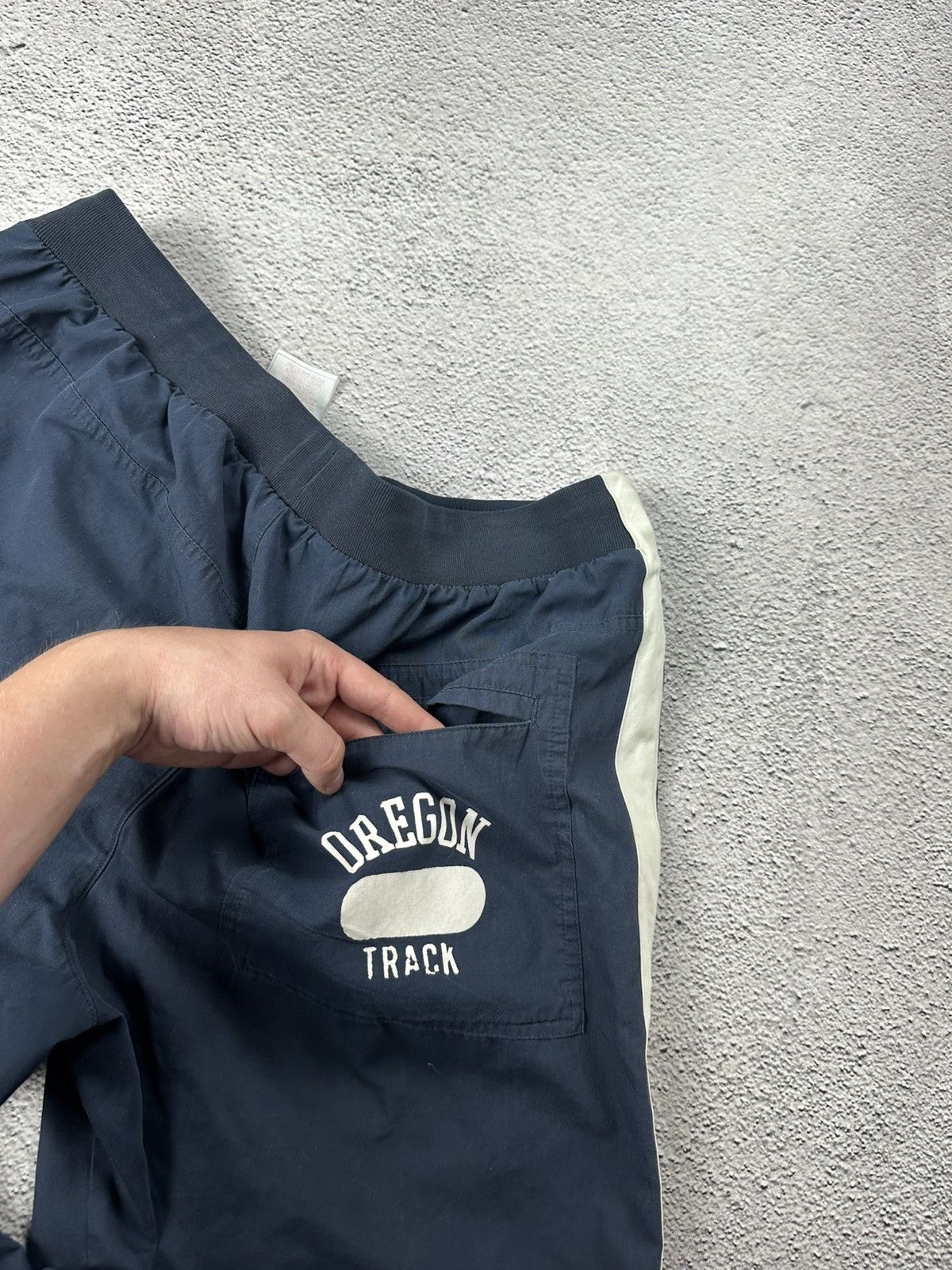 Nike Vintage Nike Oregon Trackpants Nylon Baggy Drill Faded Style Size US 36 / EU 52 - 13 Thumbnail