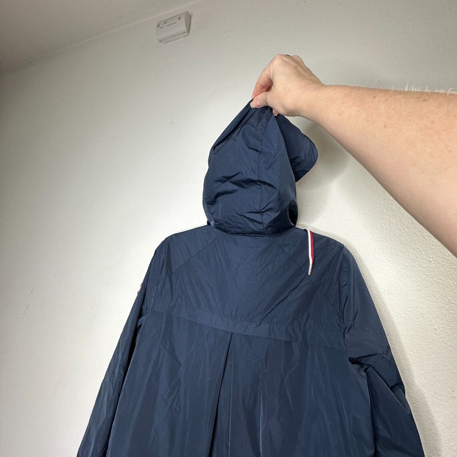 Tommy Hilfiger Tommy Hilfinger Navy Hooded Long Sleeve Zip Windbreaker S Size S / US 4 / IT 40 - 6 Thumbnail