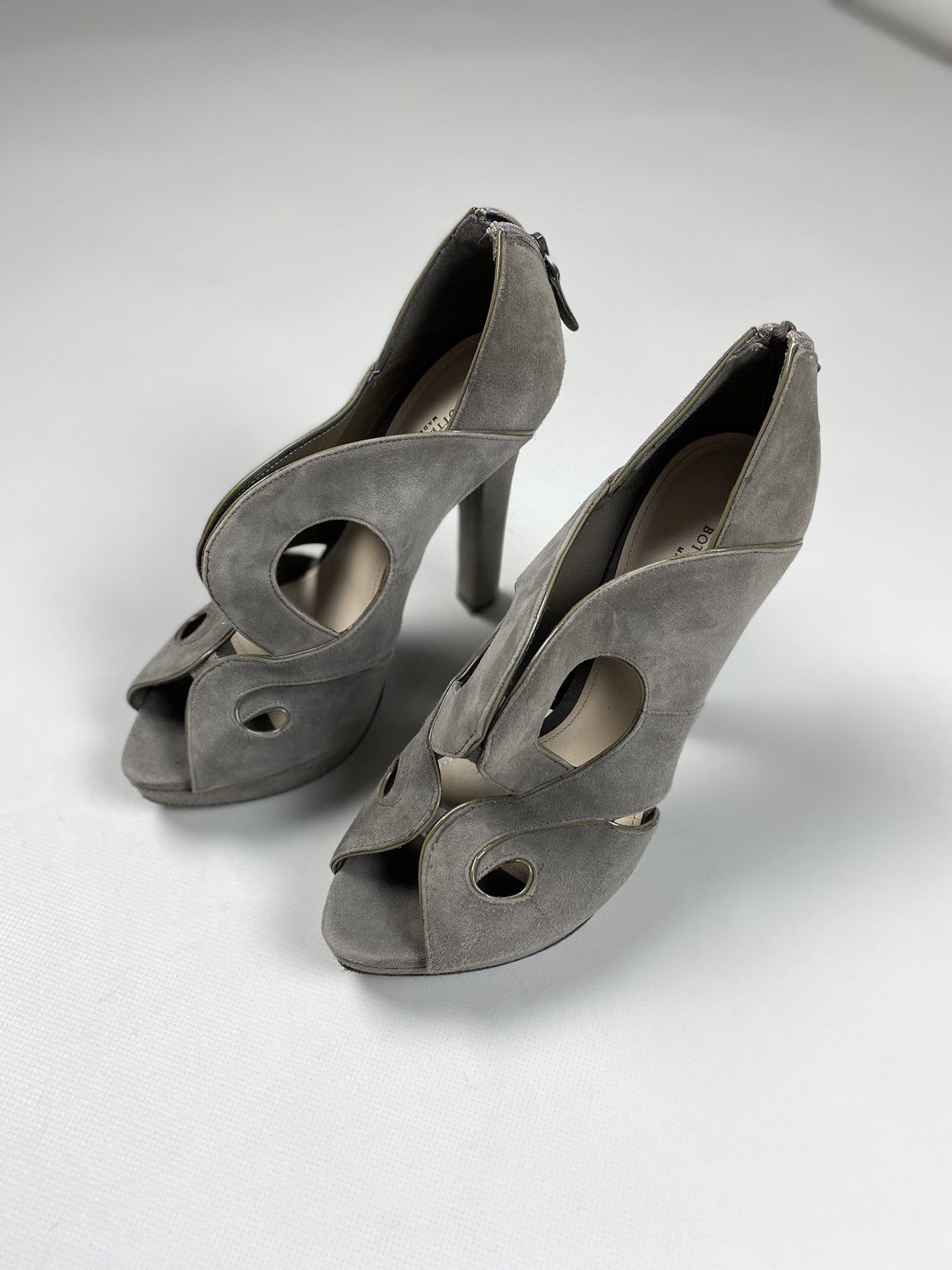 Bottega Veneta Bottega Veneta ladies suede heels shoes size 37 / US 7 Size US 7 / IT 37 - 15 Thumbnail