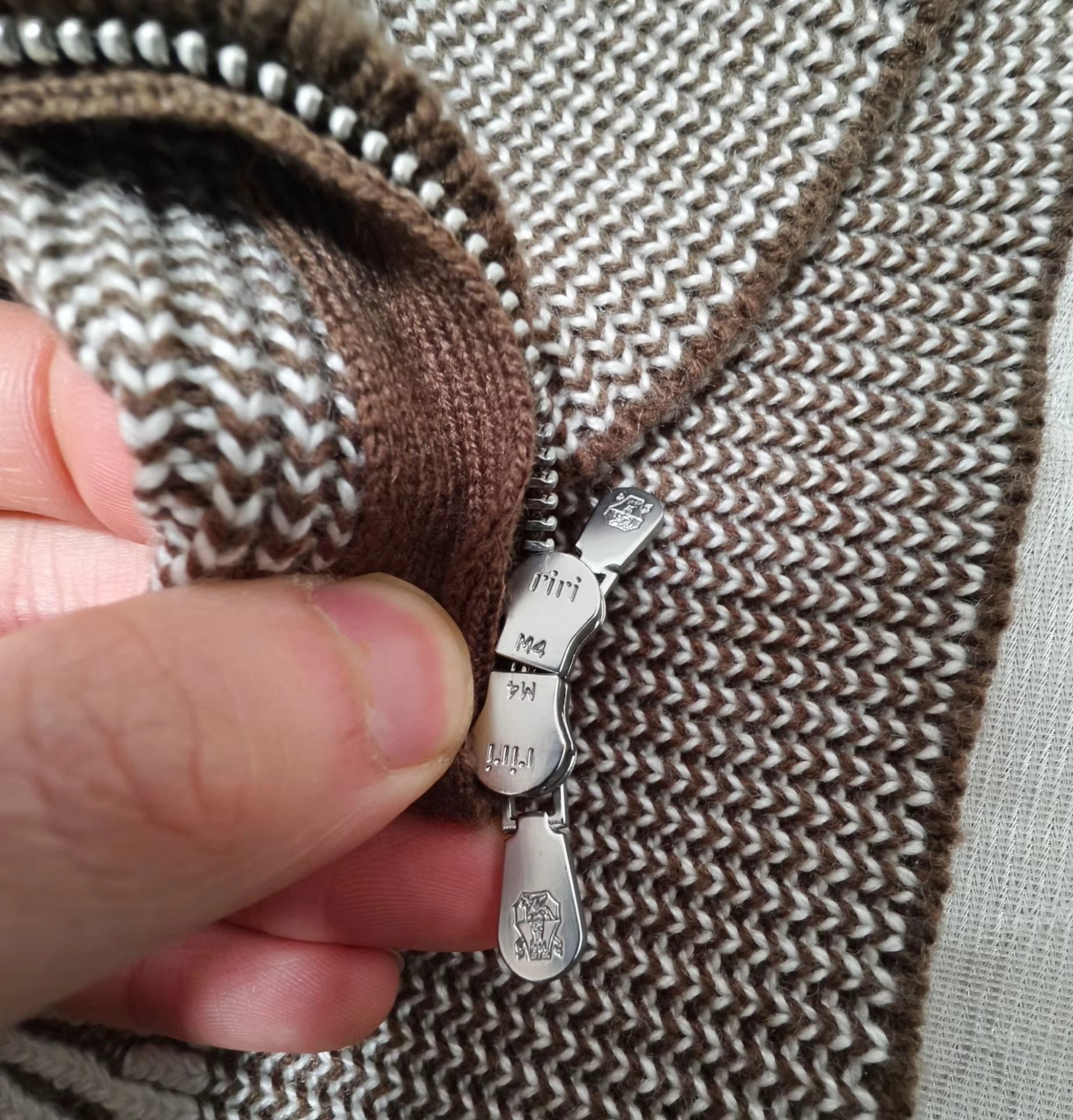 Brunello Cucinelli Brunello Cucinelli Cashmere Cardigan Sweater Size US S / EU 44-46 / 1 - 3 Thumbnail