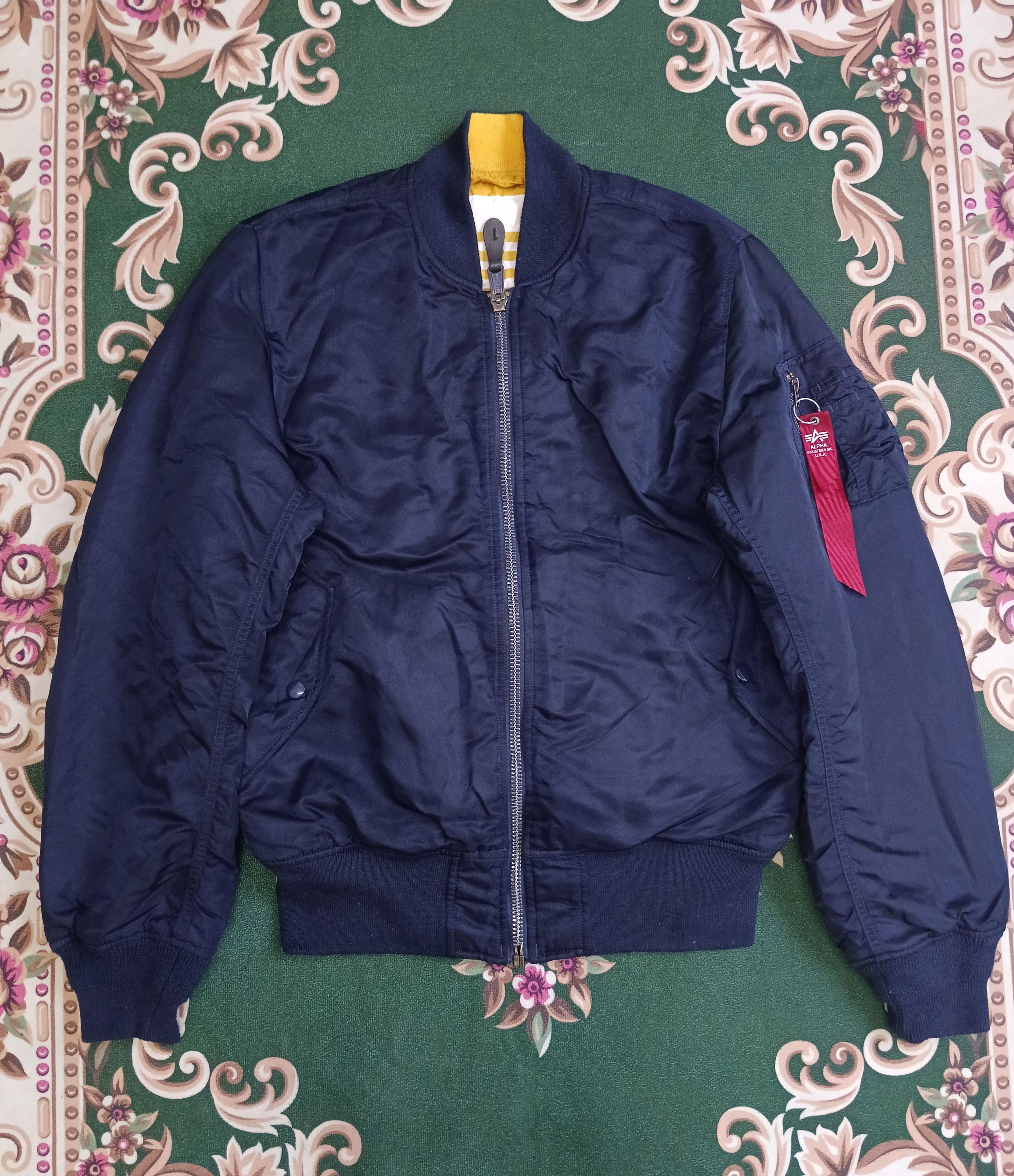 Avirex MILITARY ALPHA INDUSTRY RIVERSIBLE BOMBER Size US XL / EU 56 / 4 - 2 Thumbnail
