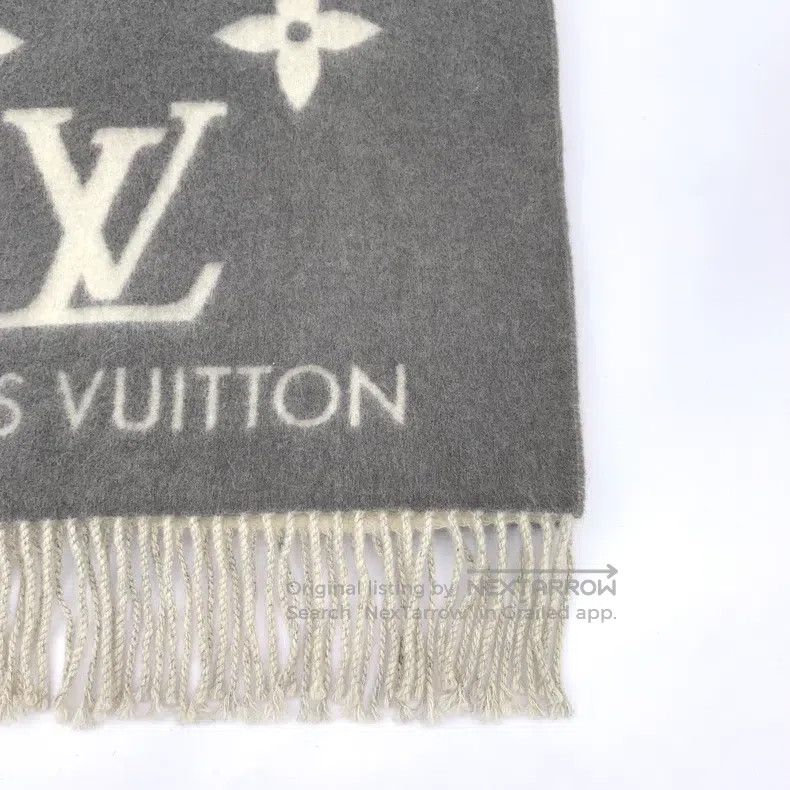 Louis Vuitton Louis Vuitton Gradient color logo large flower full print Size ONE SIZE - 4 Thumbnail