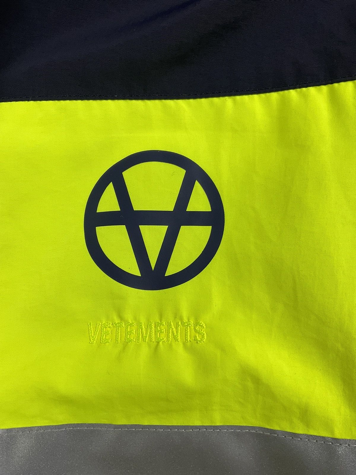 Vetements Vetements F/W'19 Hi Vis Anarchy Parka Jacket Size US M / EU 48-50 / 2 - 9 Thumbnail