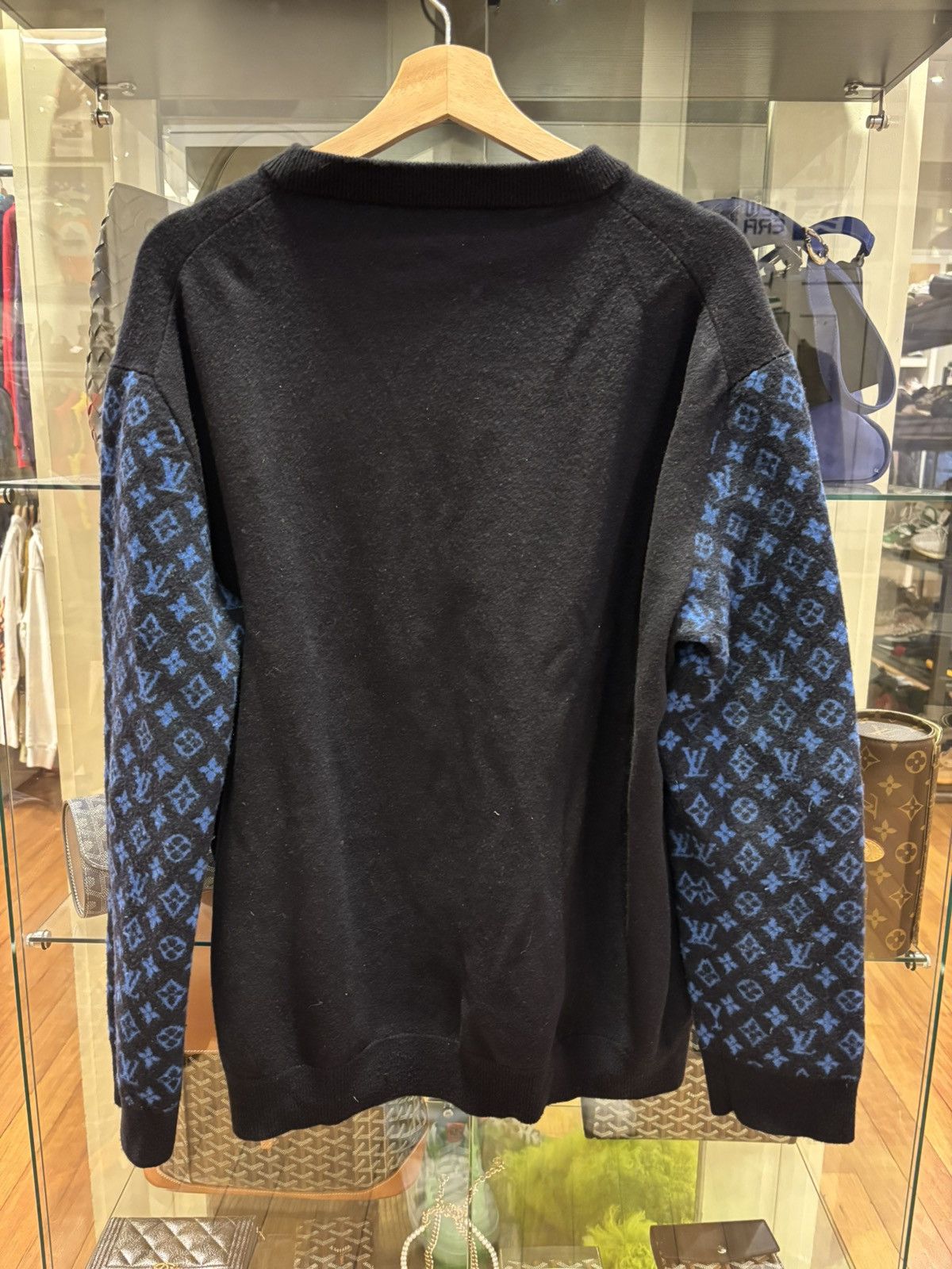 Louis Vuitton Louis Vuitton Monogram Sleeve Knit Cashmere Blend Sweater Size US XXL / EU 58 / 5 - 2 Thumbnail