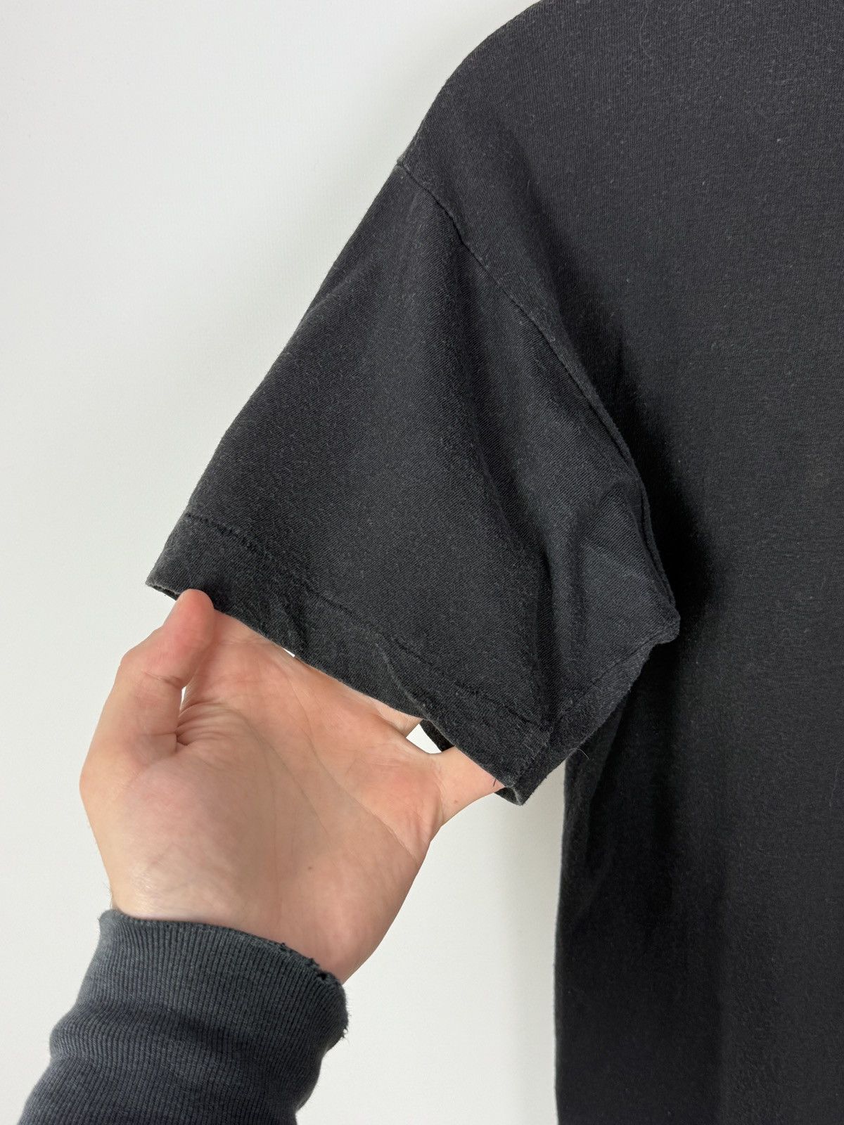 Vintage 1990’s Vintage Faded Black Single Stitched T-Shirt Size US S / EU 44-46 / 1 - 3 Thumbnail