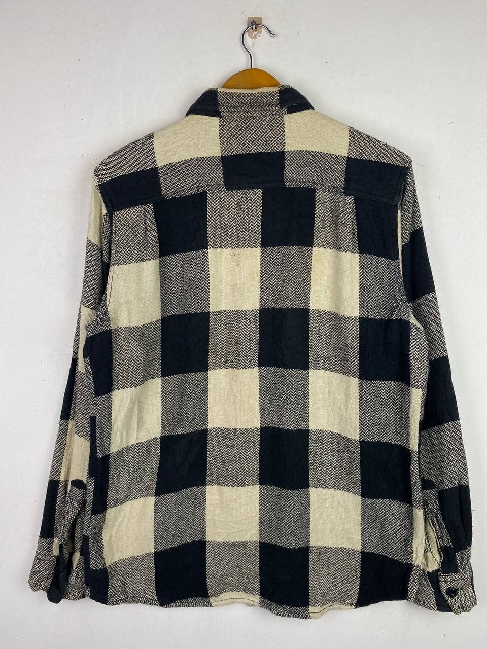 Flannel vintage checkered mac eye flannel shirt cat eye button Size US M / EU 48-50 / 2 - 8 Thumbnail