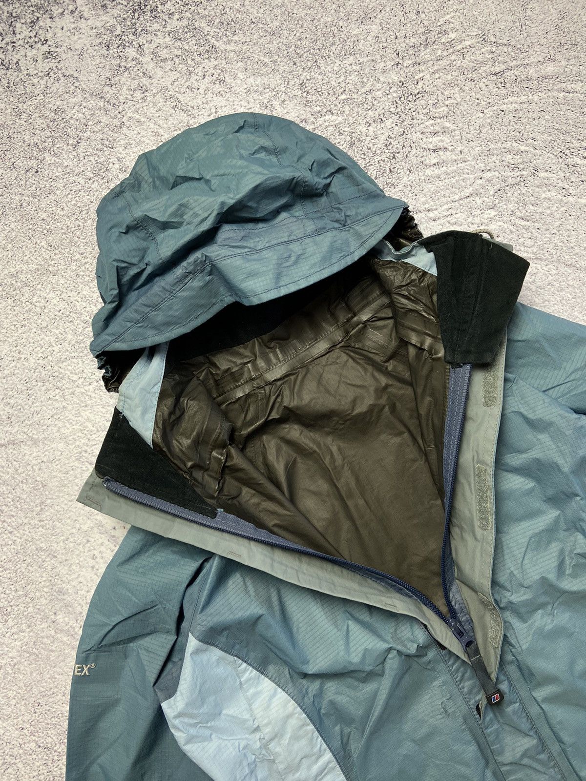 Berghaus Rare Berghaus Gore Tex Jacket Outdoor Rain Coat Gorpcore Size US S / EU 44-46 / 1 - 12 Thumbnail