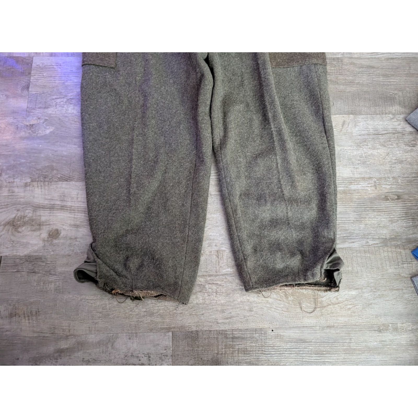 Vintage VINTAGE Swedish Crown WWII Wool Army Cargo Pants 36x28 Mens Green 1940s 40s Trousers Military Cargo Size US 36 / EU 52 - 2 Thumbnail