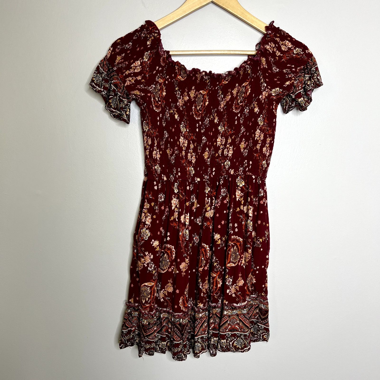 Other Band of Gypsies Red Floral Smocked Off Shoulder Dress Size S / US 4 / IT 40 - 5 Thumbnail