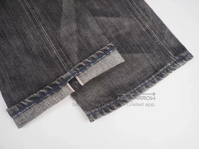 Neighborhood Neighborhood size S Jeans Size US 27 - 6 Thumbnail