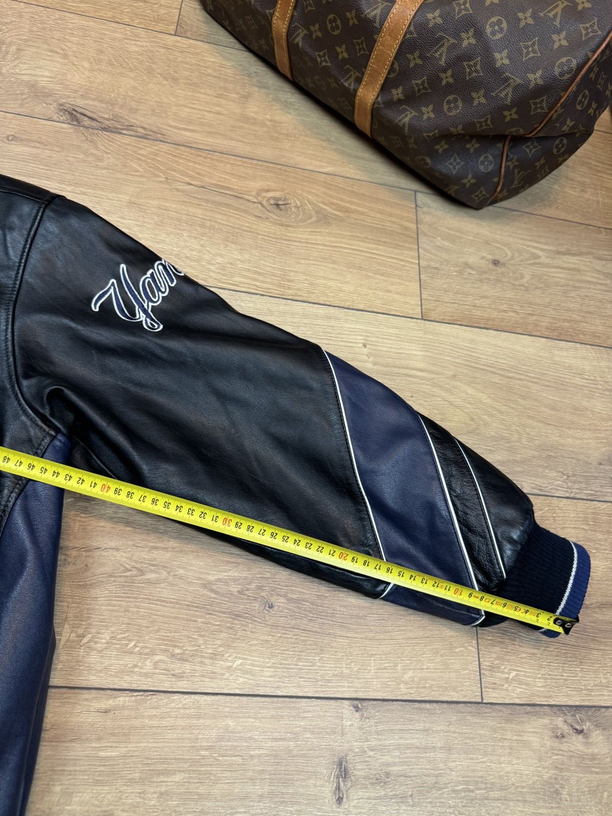 New York Yankees New York Yankees leather jacket original baseball retro item Size US L / EU 52-54 / 3 - 9 Thumbnail