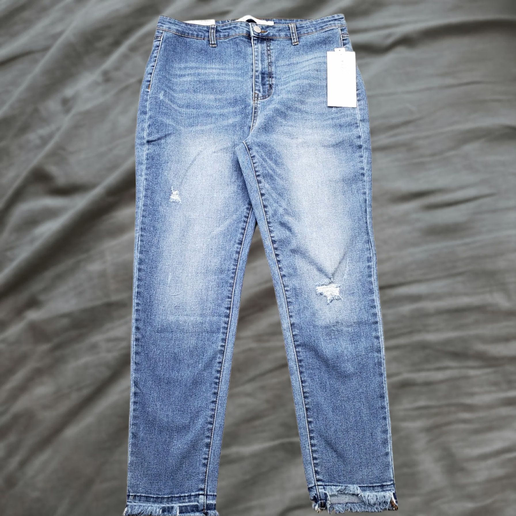 Vintage Tinseltown Womens Skinny Jeans 13 Blue Distressed High Rise Medium Wash Raw Hem Jeans Size 34" / US 12 / IT 48 - 1 Thumbnail