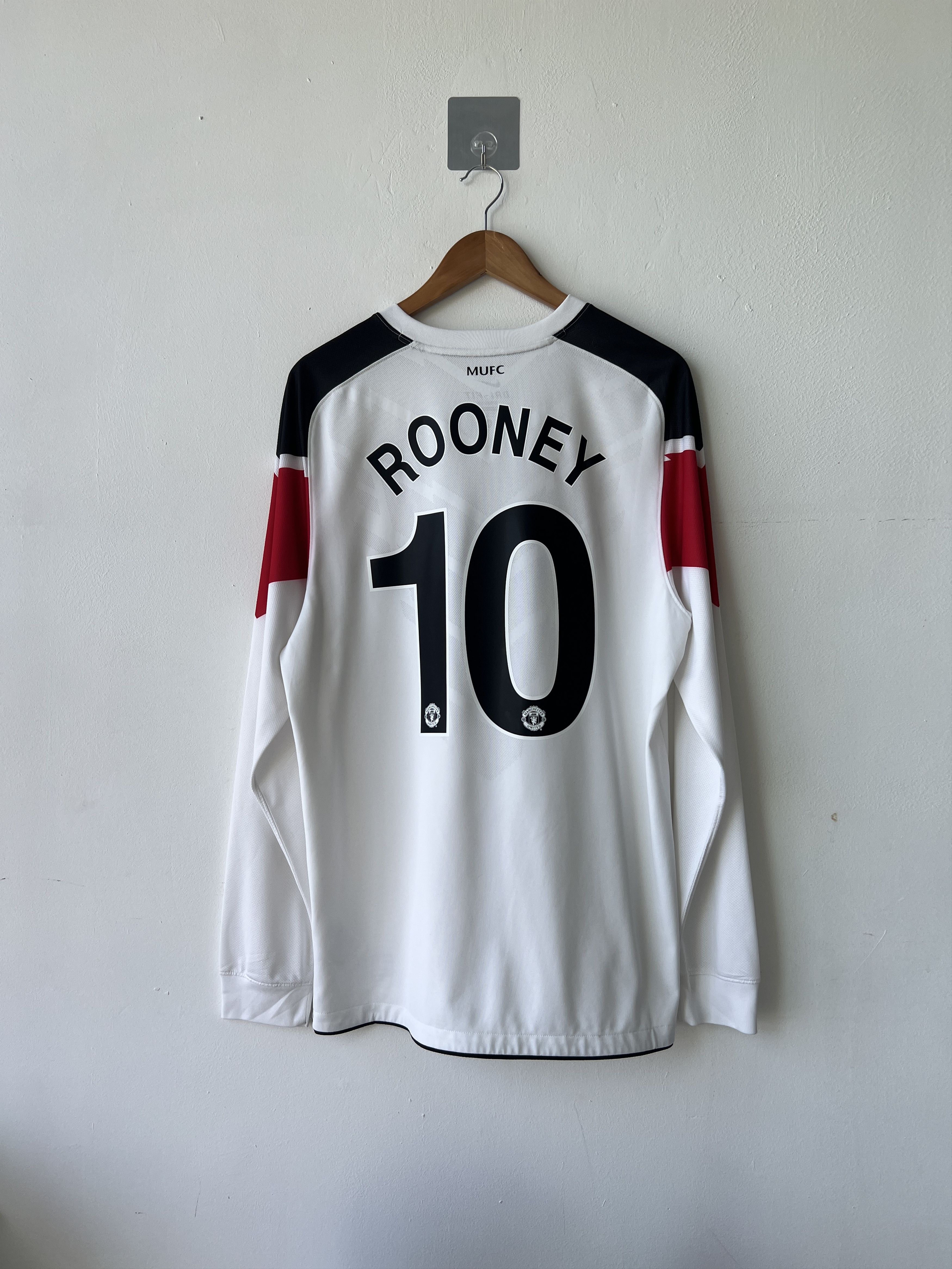 Nike (L) Manchester United 2010-12 Away Long Sleeve Kit Rooney 10 Size US L / EU 52-54 / 3 - 1 Thumbnail