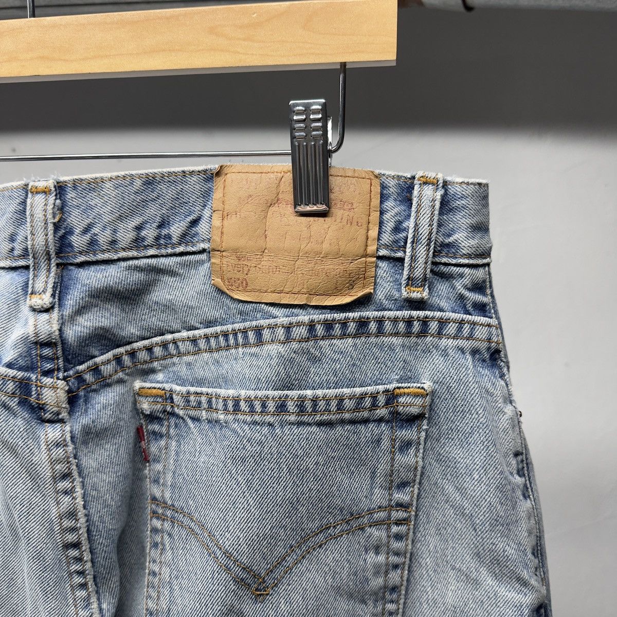 Levi's Vintage Women's Levi's 550 Thrashed Faded Jeans ERD Grunge Size 34" / US 12 / IT 48 - 8 Thumbnail
