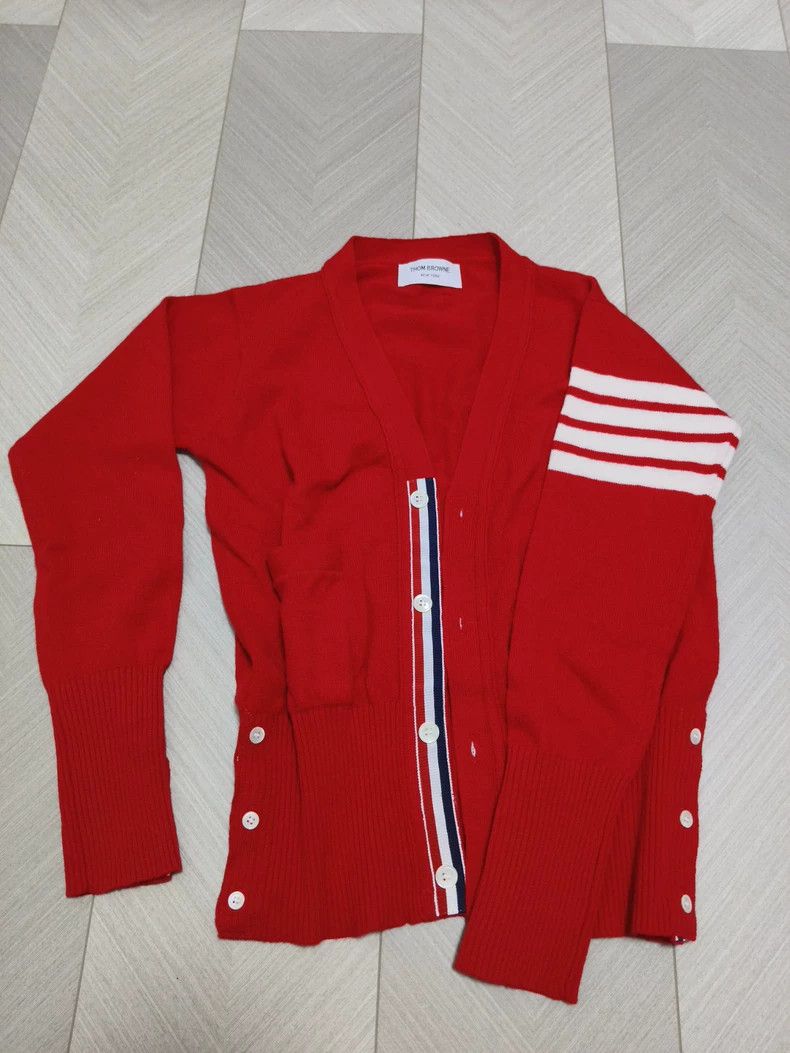 Other Thom Browne V long sleeve cashmere sweater Size US S / EU 44-46 / 1 - 3 Thumbnail