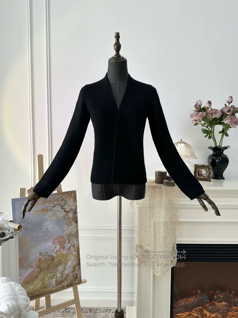 Hermes Hermes Deep V-neck cashmere knitted long shirt, black Size XS / US 0-2 / IT 36-38 - 1 Thumbnail