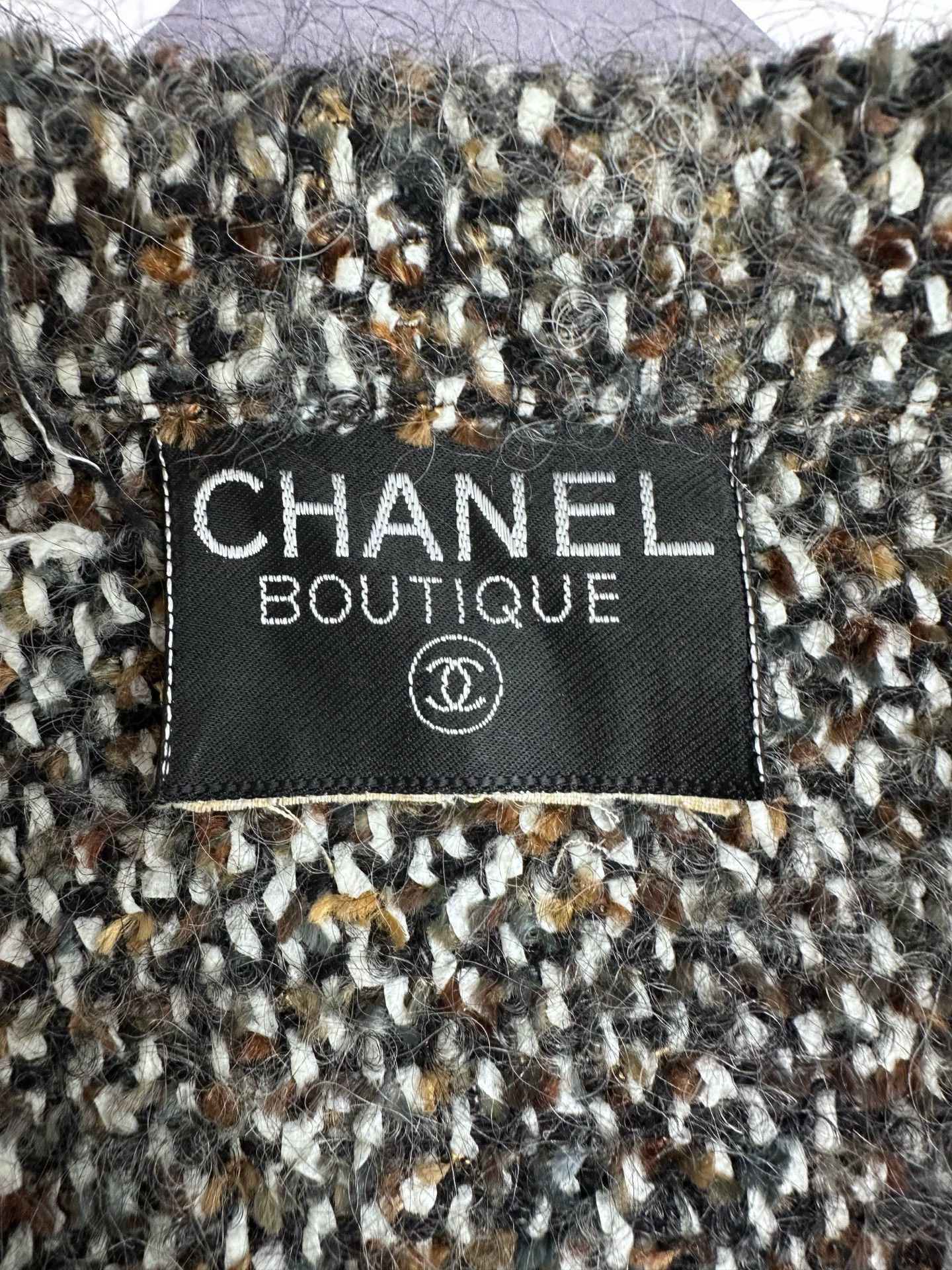 Chanel Chanel 1993 Tweed Gold Coin Women's Gray M Jacket Size M / US 6-8 / IT 42-44 - 7 Thumbnail