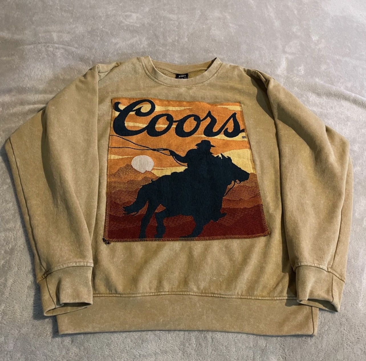 Other Coors Banquet Beer Cowboy Graphic Sweatshirt Mens Medium Tan Size US M / EU 48-50 / 2 - 3 Thumbnail