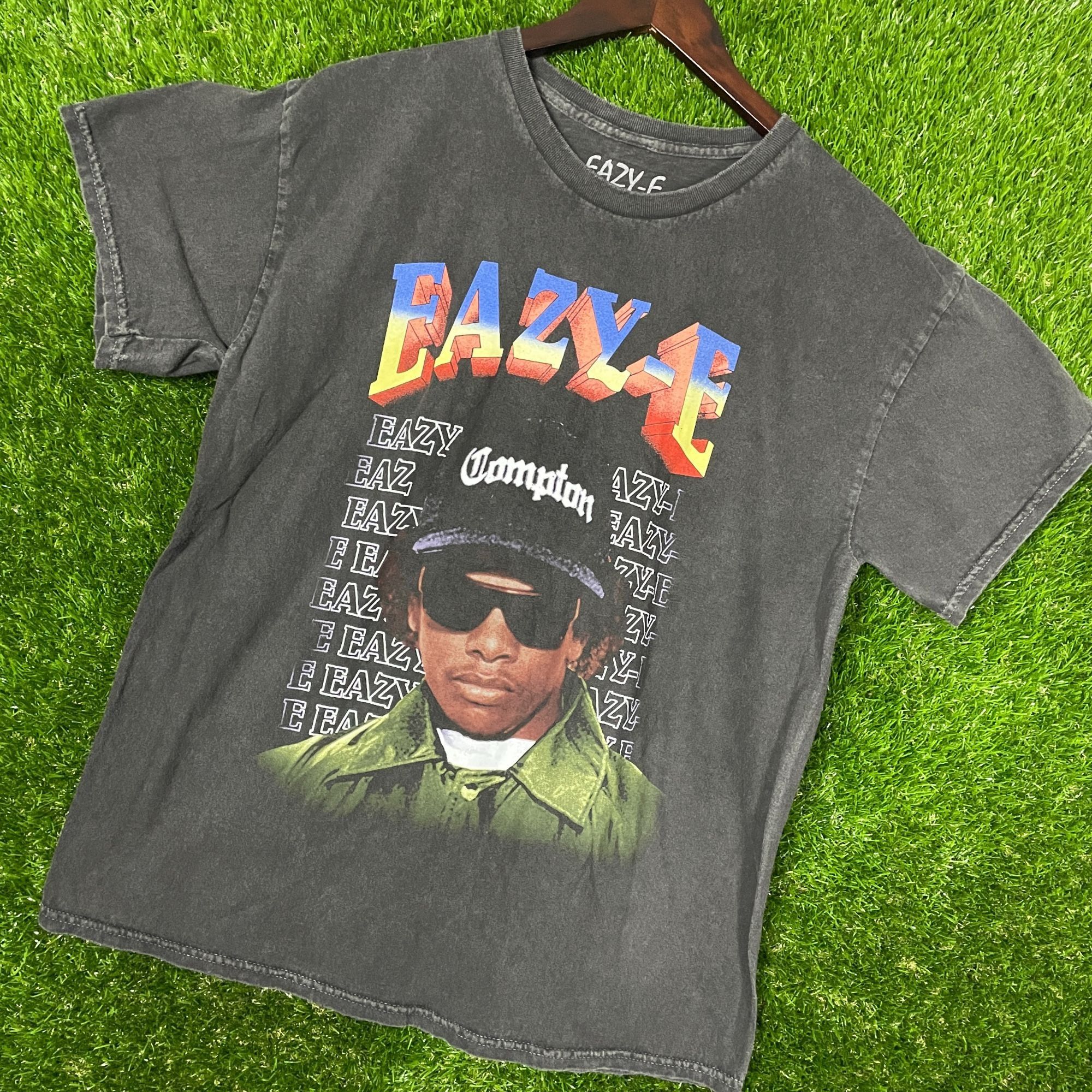 Urban Outfitters Eazy-E Compton Graphic T-shirt size Medium Size US M / EU 48-50 / 2 - 4 Thumbnail