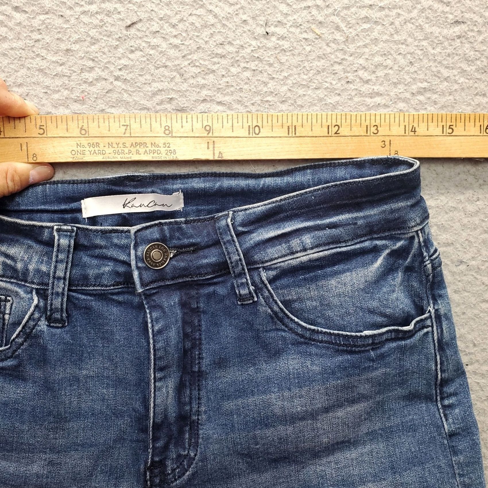 Vintage KanCan Jeans Shorts Womens Size 9/28 Blue Denim 5-Pocket Design Cuffed Hem Jeans Shorts Womens Size 9/28 Blue Denim Size 30" / US 8 / IT 44 - 4 Thumbnail