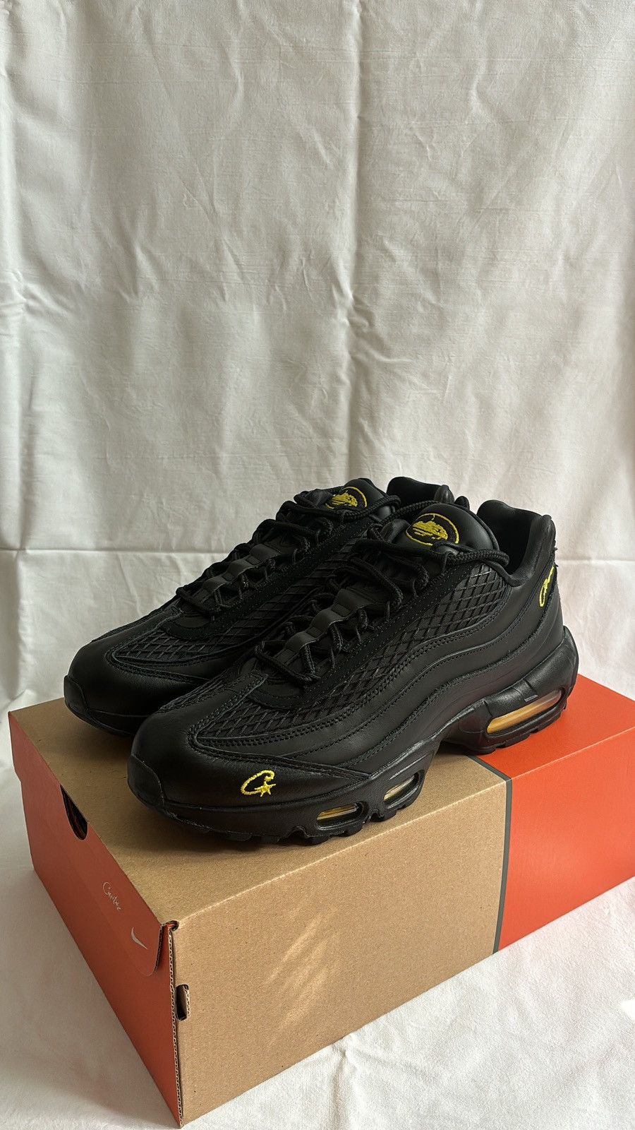 corteiz air max 95 honey black