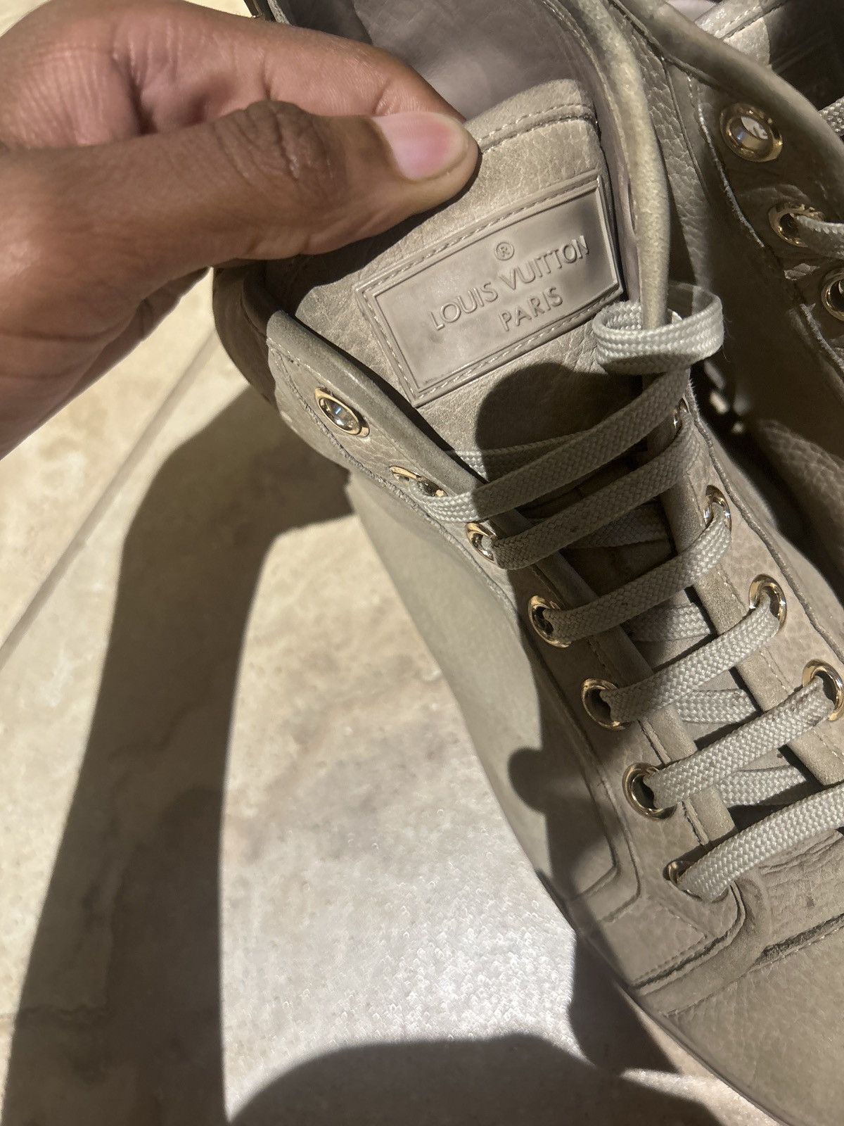 Louis Vuitton Louis Vuitton Taupe Leather hightop sneaker 39/8.5 Size US 8.5 / IT 38.5 - 9 Thumbnail