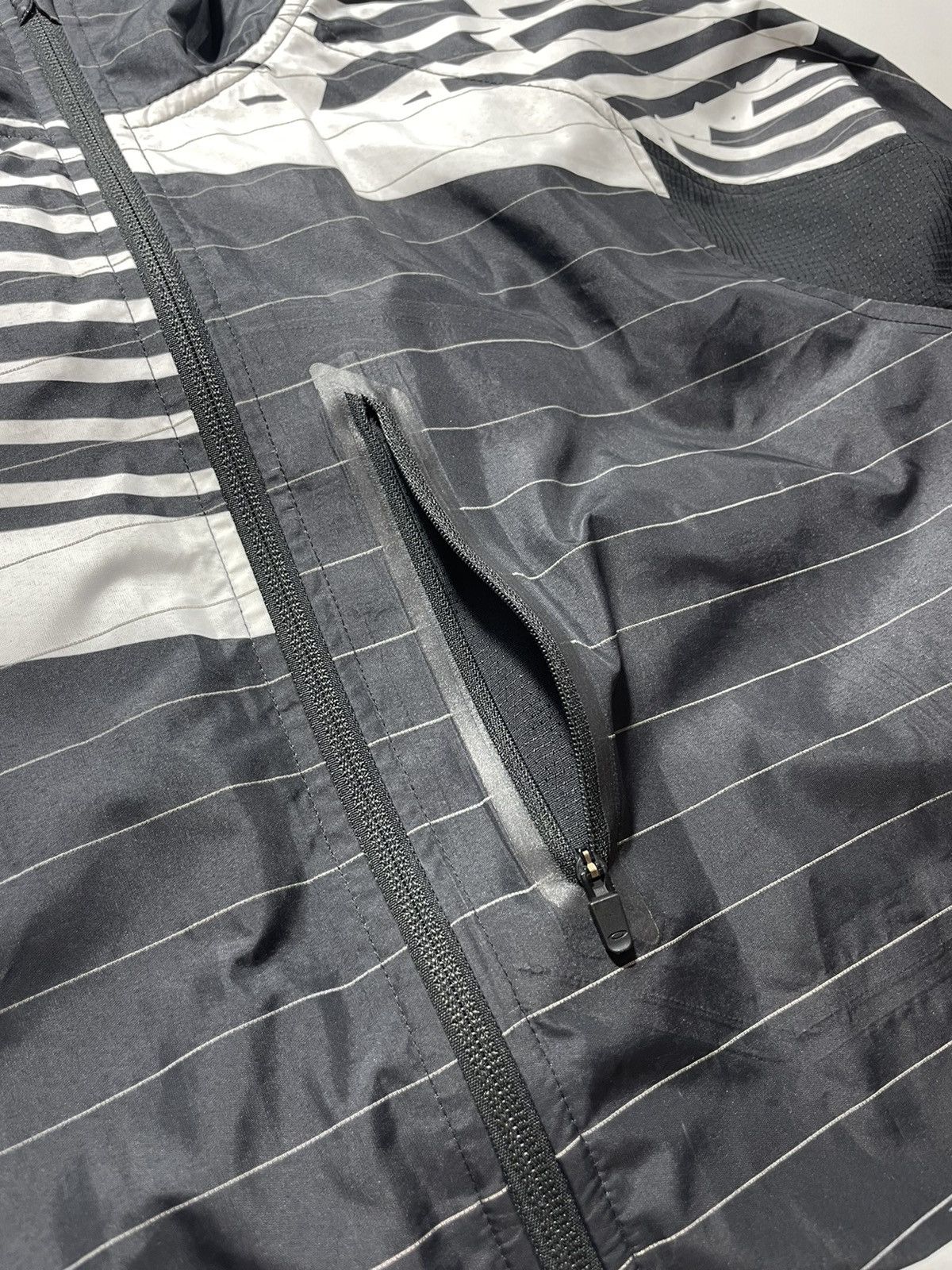 Oakley Oakley Reflective Stripes Light Jacket Size US M / EU 48-50 / 2 - 15 Thumbnail