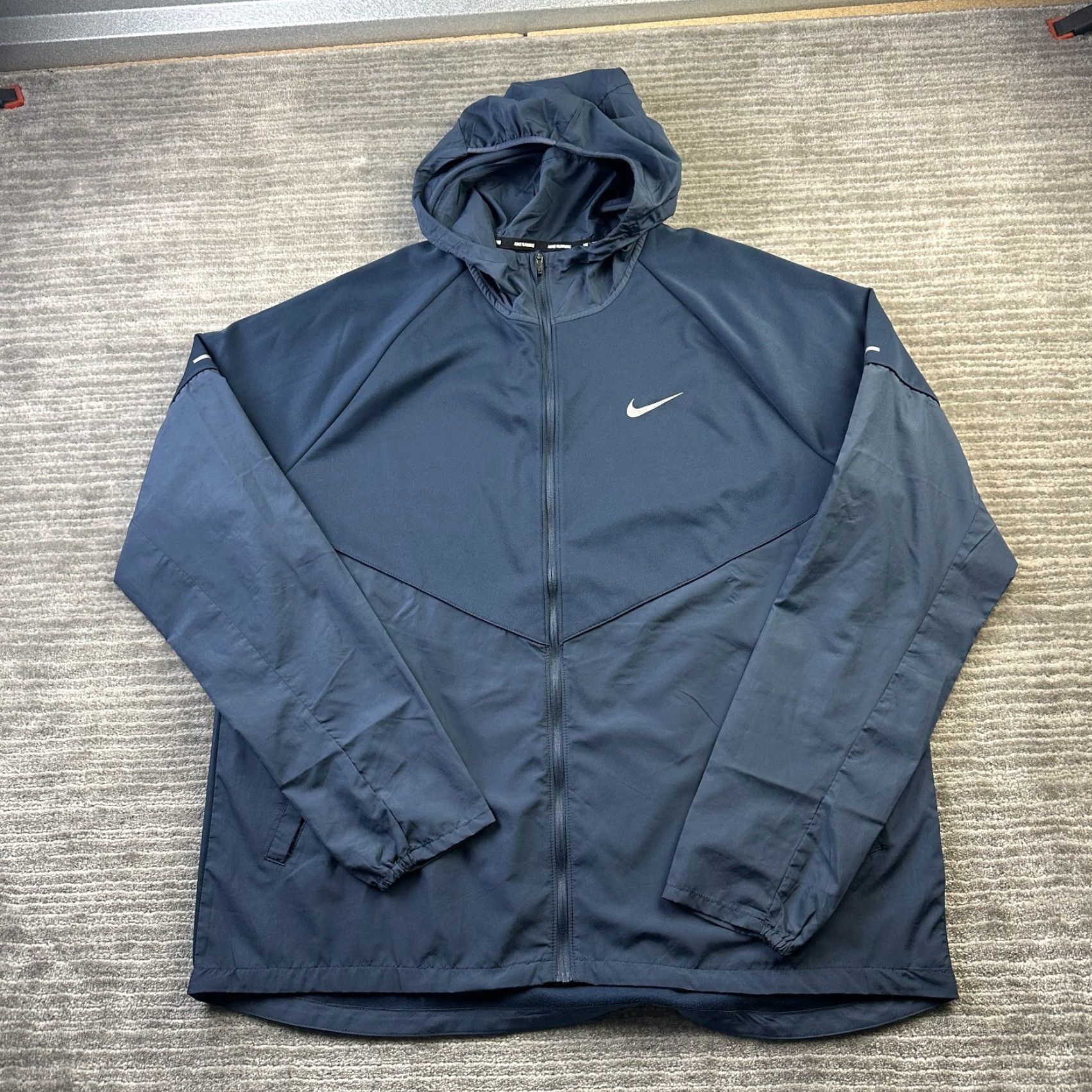 Nike Nike Jacket Mens Large Blue Miler Repel Windbreaker Running Reflective Size US L / EU 52-54 / 3 - 2 Thumbnail