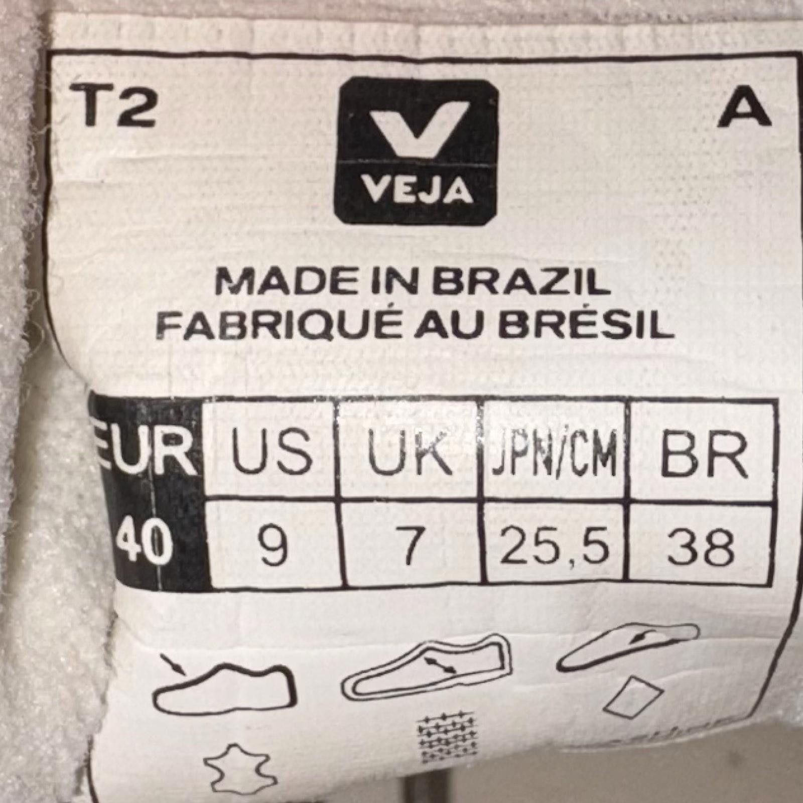 Veja Veja V-12 Women’s Size 9 White Sable Leather Sneakers Size US 9 / EU 42 - 7 Thumbnail