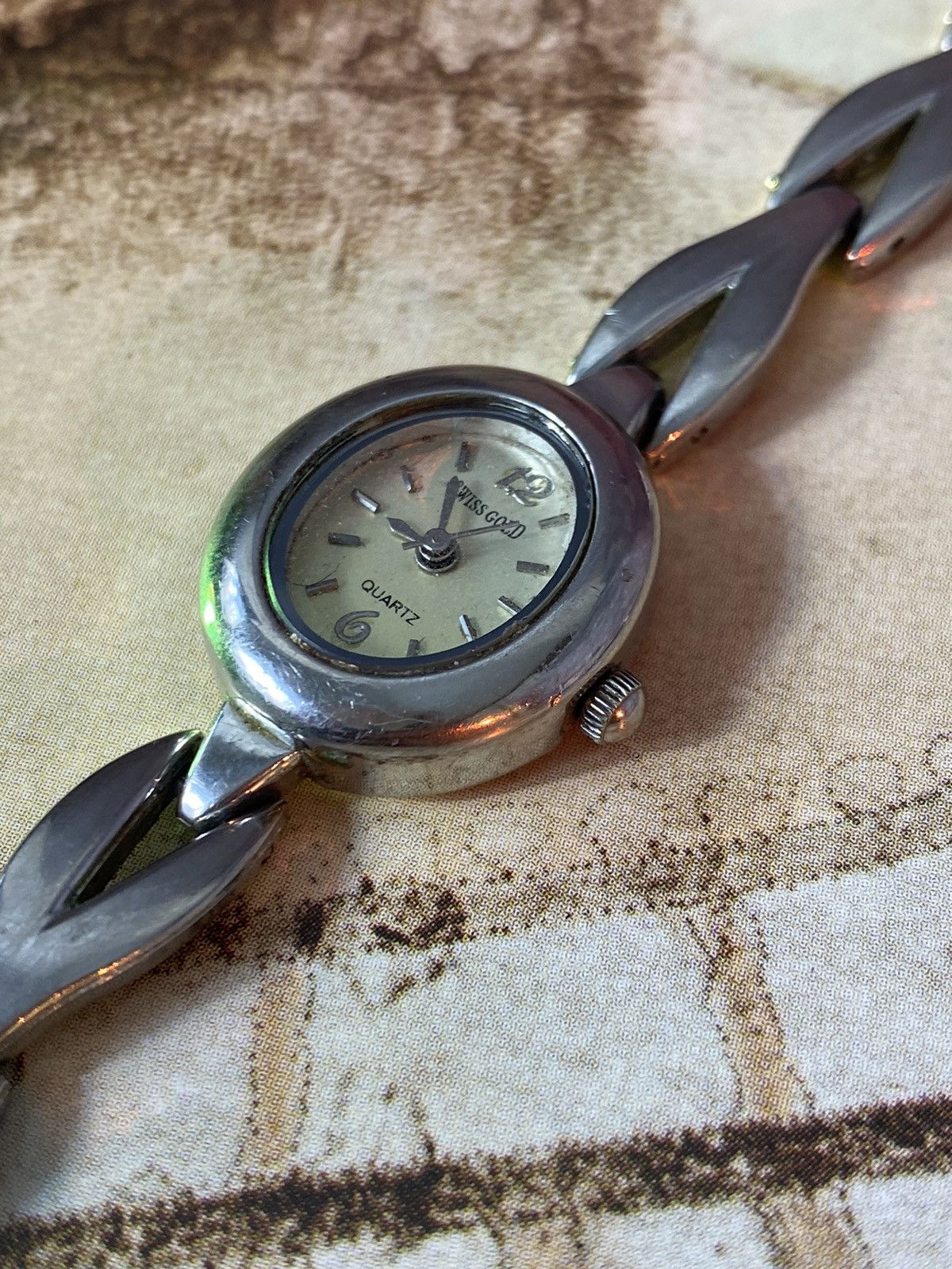 Jewelry × Vintage Swiss Gold Watch: Elegant & Quality ✨ Size ONE SIZE - 4 Thumbnail