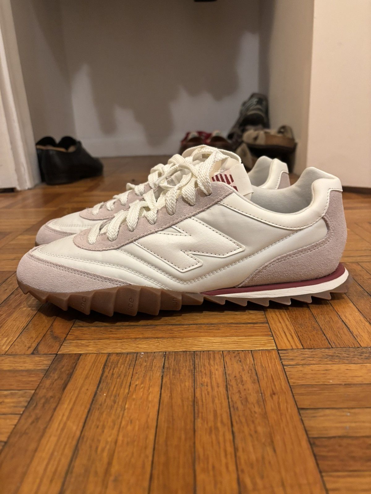 New Balance New Balance RC30 Moonbeam Gum Size US 9.5 / EU 42-43 - 2 Thumbnail