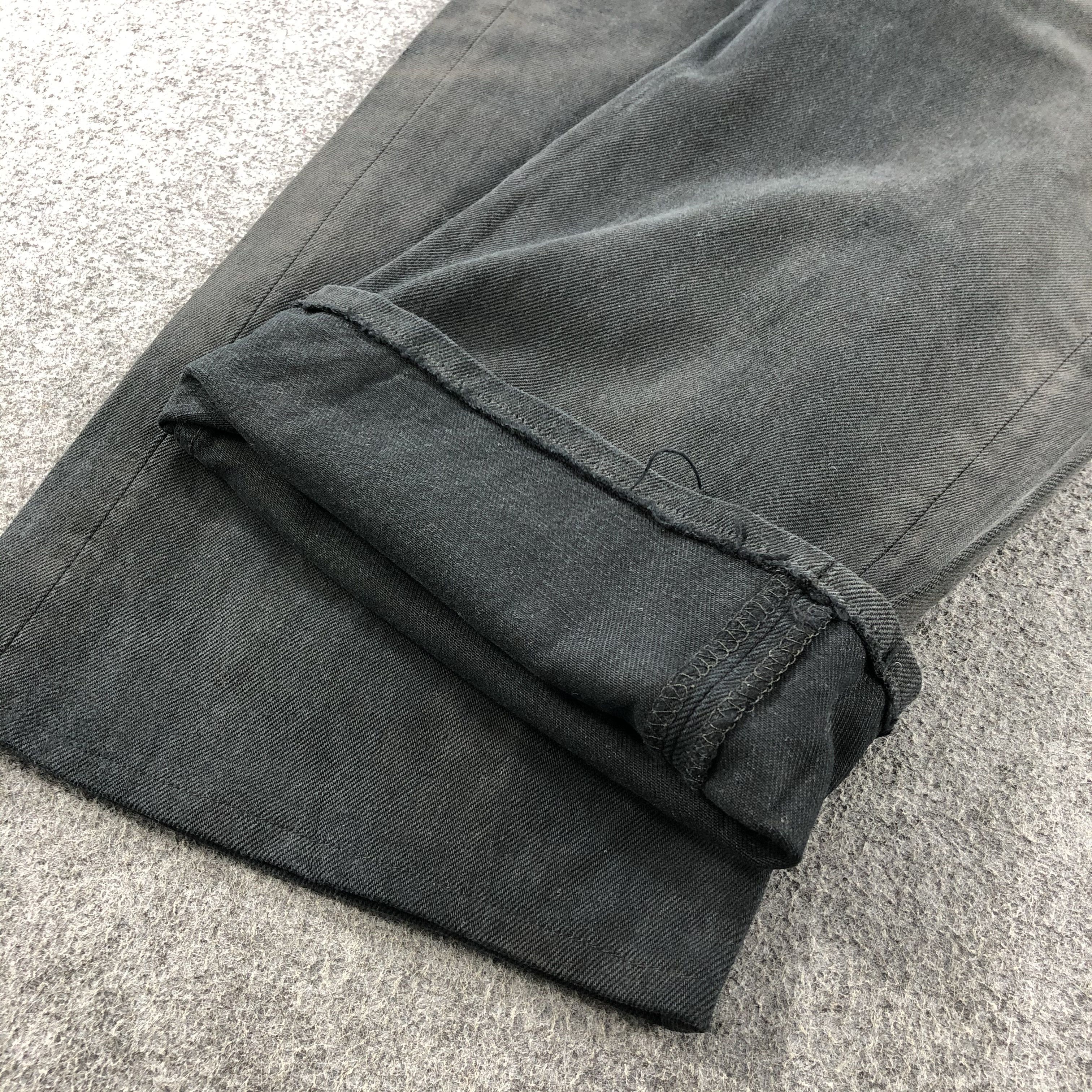Levi's Vintage 90s Black Distress Levis 501 Jeans-JM1611 Size US 37 - 7 Thumbnail