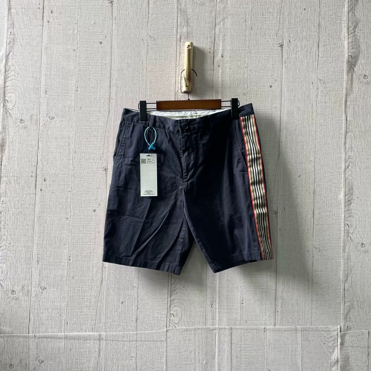 Burberry Burberry Striped Shorts Size US 32 / EU 48 - 1 Thumbnail