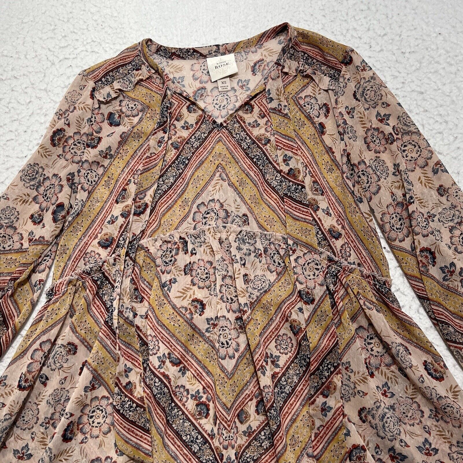 Target Basics Knox Rose 3/4 Sleeve Aztec Floral Pink V-Neck Blouse Top Size XS / US 0-2 / IT 36-38 - 2 Thumbnail
