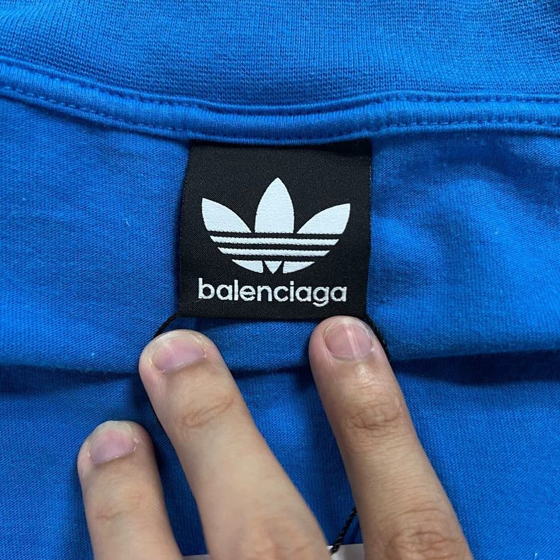 Balenciaga Balenciaga Blue embroidered logo short sleeve Size US M / EU 48-50 / 2 - 3 Thumbnail