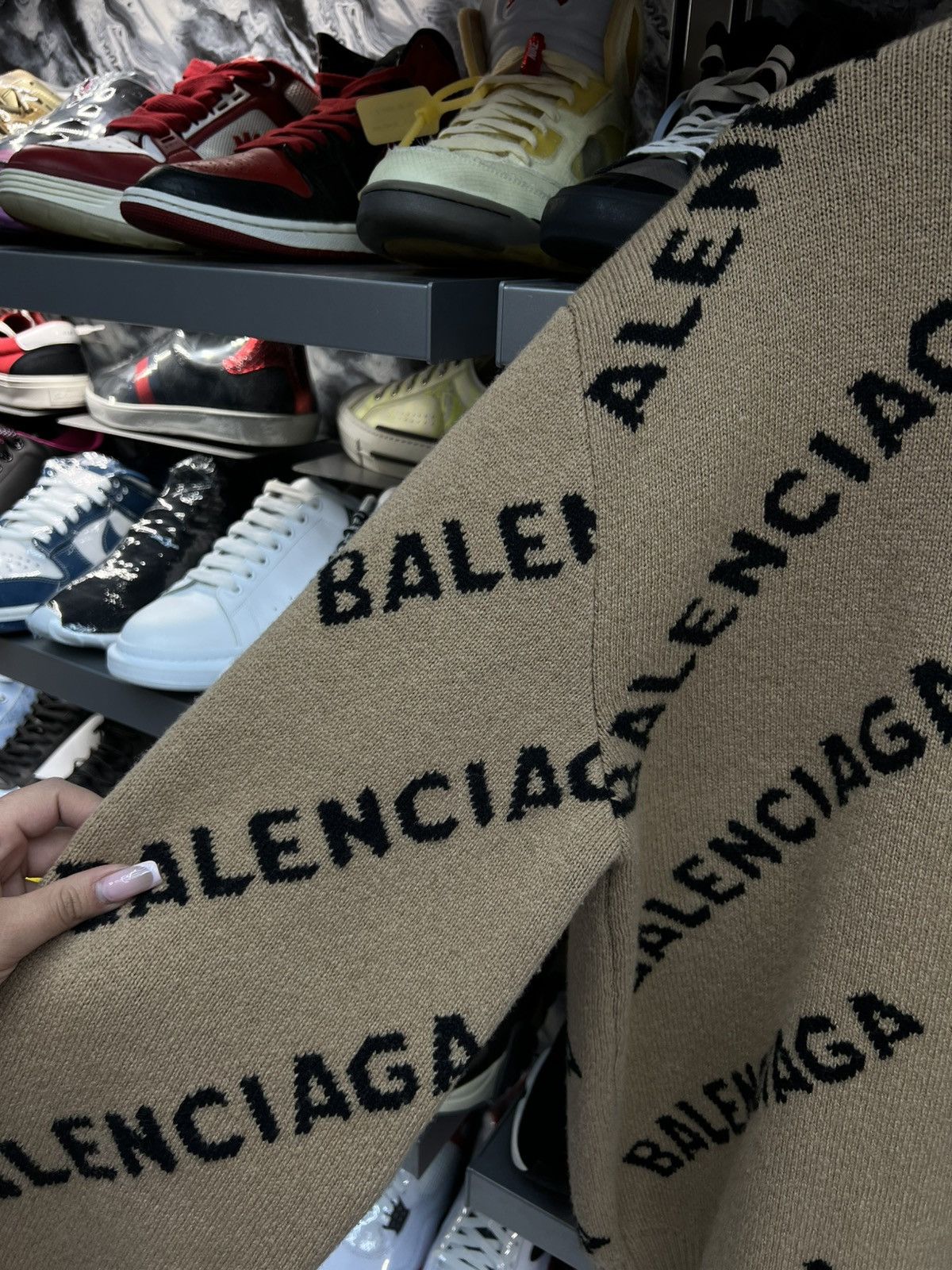 Balenciaga Balenciaga Logo Crewneck Size US L / EU 52-54 / 3 - 5 Thumbnail