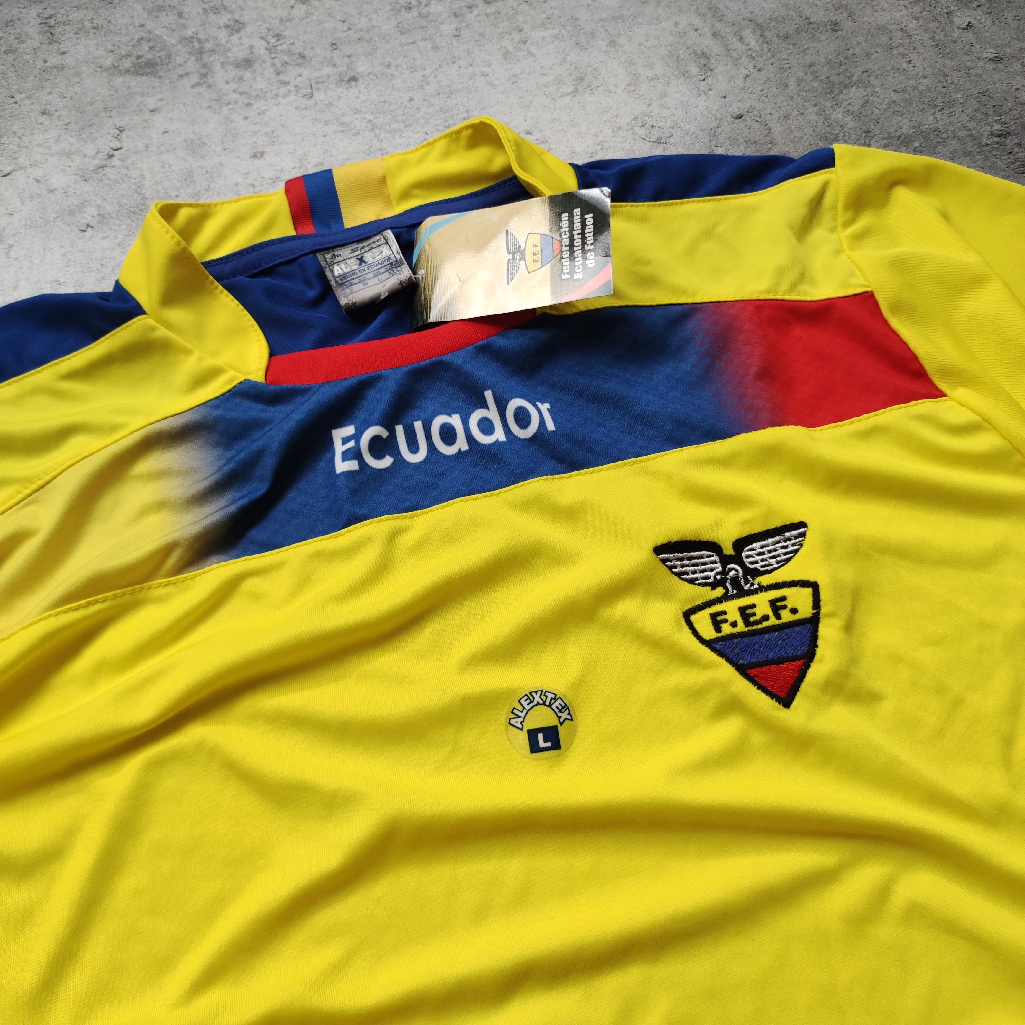 Vintage RARE 2011-13 Ecuador Football National Team Home Jersey Size US L / EU 52-54 / 3 - 5 Thumbnail