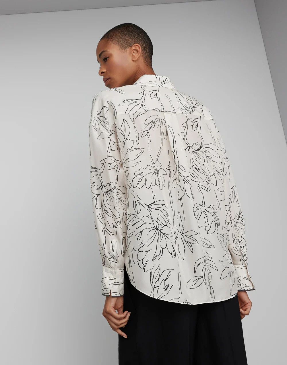 Brunello Cucinelli o1w1db10825 Blouse in Open White Size L / US 10 / IT 46 - 2 Thumbnail