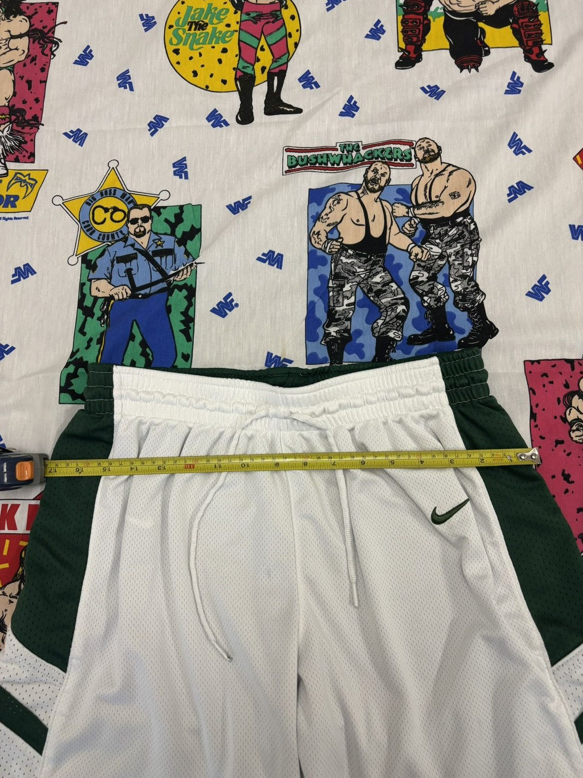 Nike vintage nike swoosh logo green white basketball shorts S/M Size US 32 / EU 48 - 2 Thumbnail