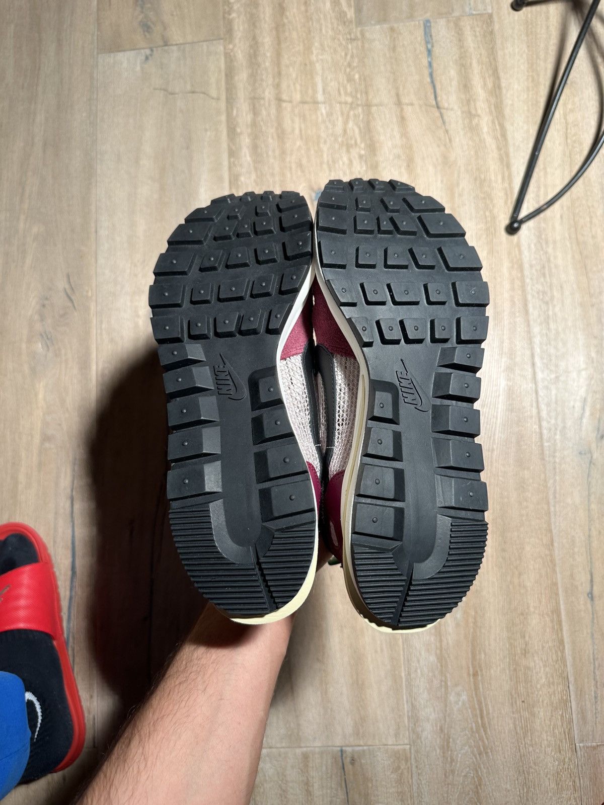 Nike × Sacai Nike Vaporwaffle sacai Villain Red Neptune Green in size 44 Size US 10 / EU 43 - 2 Thumbnail