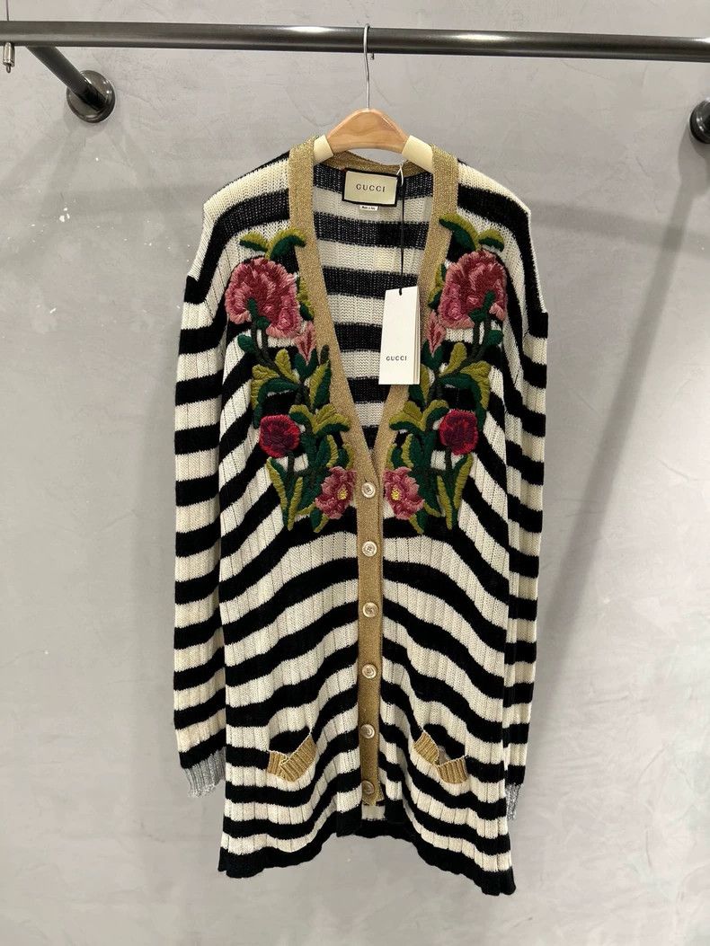 Gucci GucciFull embroidered medium and long knitted cardigan jack Size US S / EU 44-46 / 1 - 1 Thumbnail