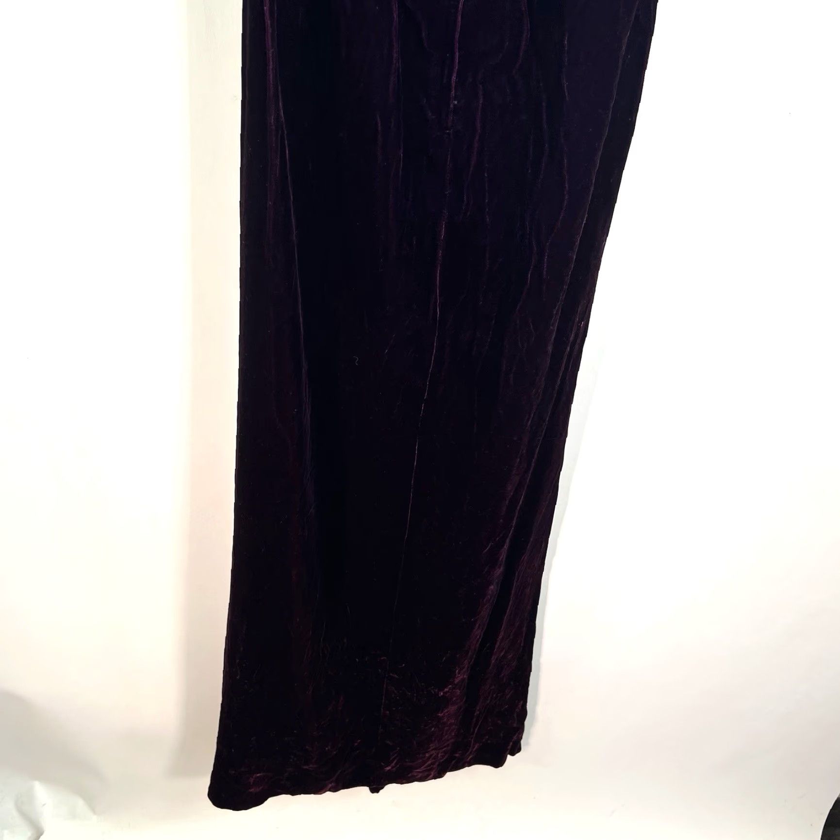 Vintage VINTAGE Albert Capraro Red Velvet Sleeveless Gown Size 8 Formal Dress Womens Size M / US 6-8 / IT 42-44 - 7 Thumbnail