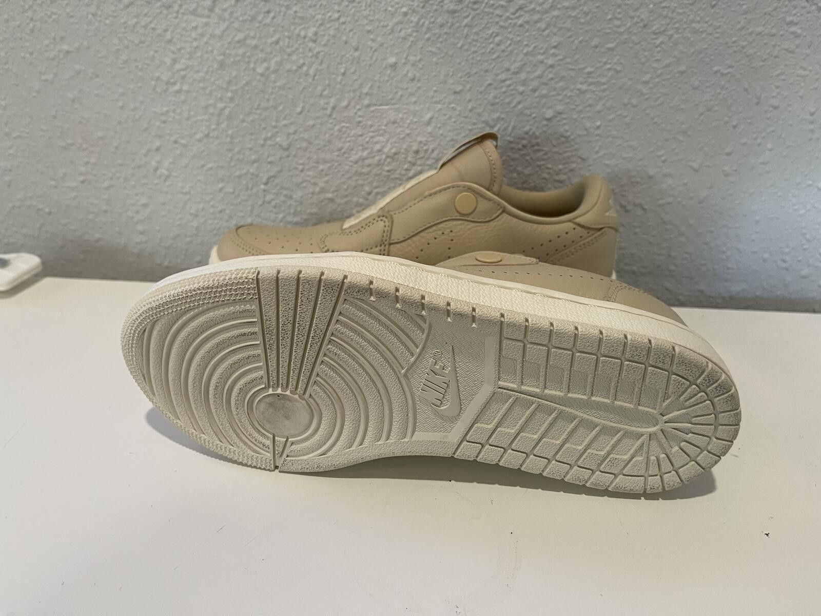 Nike Nike Air Jordan 1 Low Slip On Sneakers Beige Size 8 Size US 6 / IT 36 - 5 Thumbnail