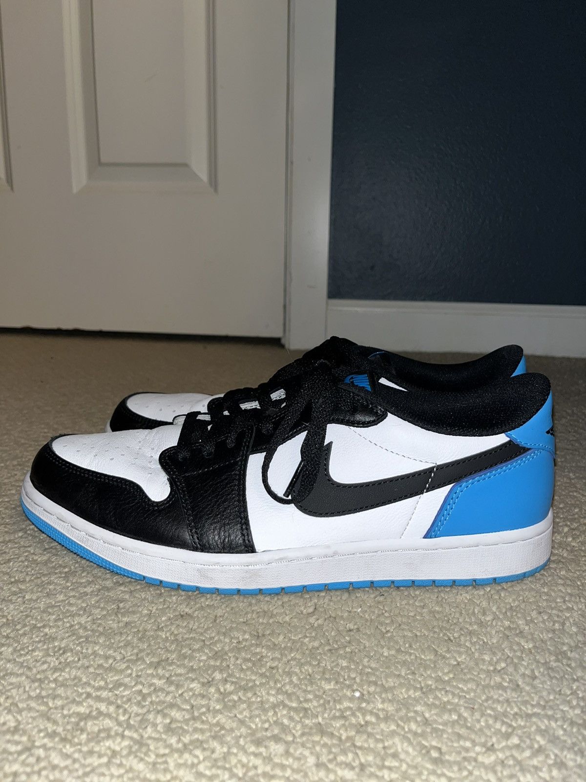 Jordan Brand Air Jordan 1 Low OG Powder Blue Size 11 Size US 11 / EU 44 - 2 Thumbnail