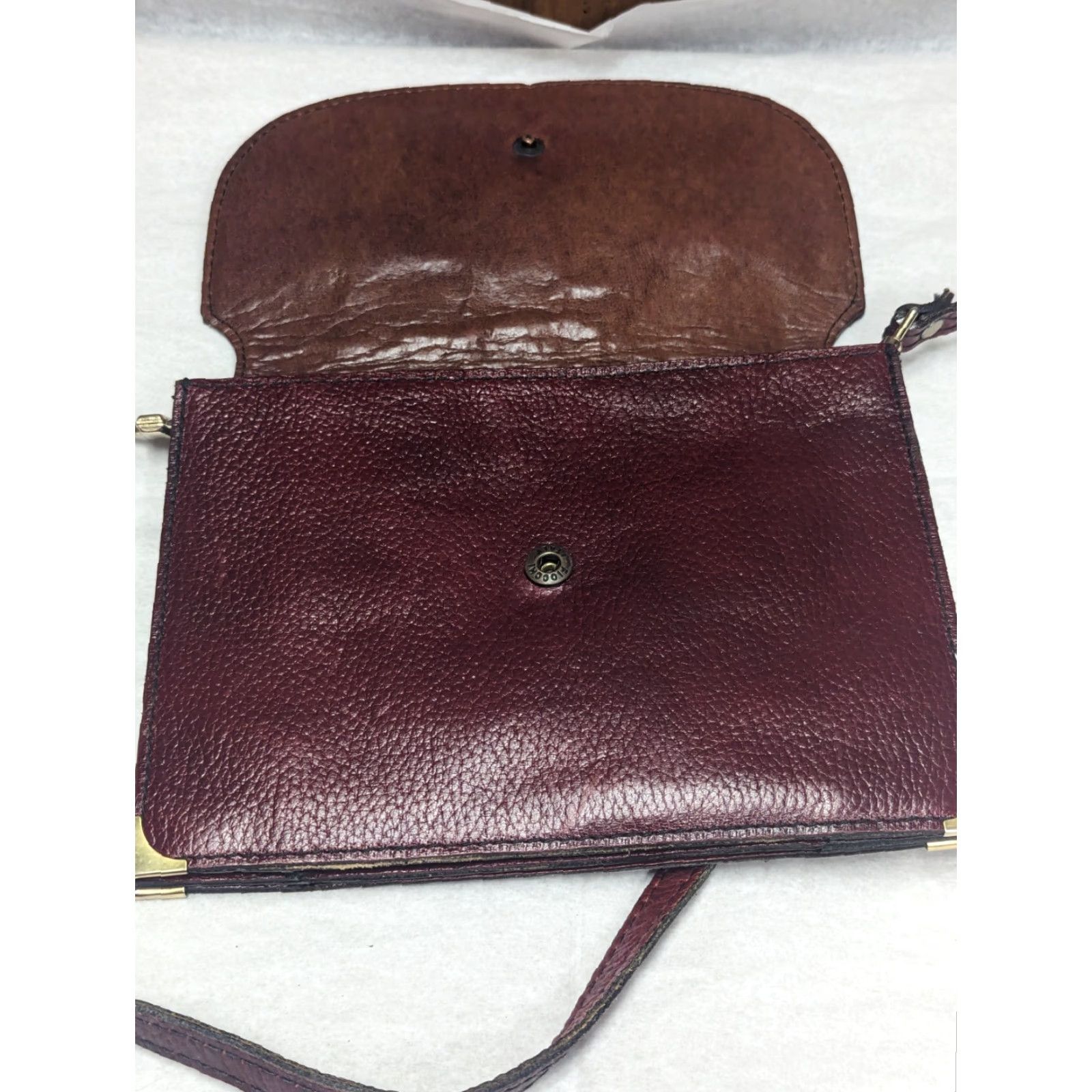 Vintage VINTAGE Fiocchi Italy Crossbody Bag Leather Bordeaux Red Women Medium Brown Leather Strap 16.5" Drop, Snap Closure, Classic, Travel, Casual, Business Size ONE SIZE - 2 Thumbnail