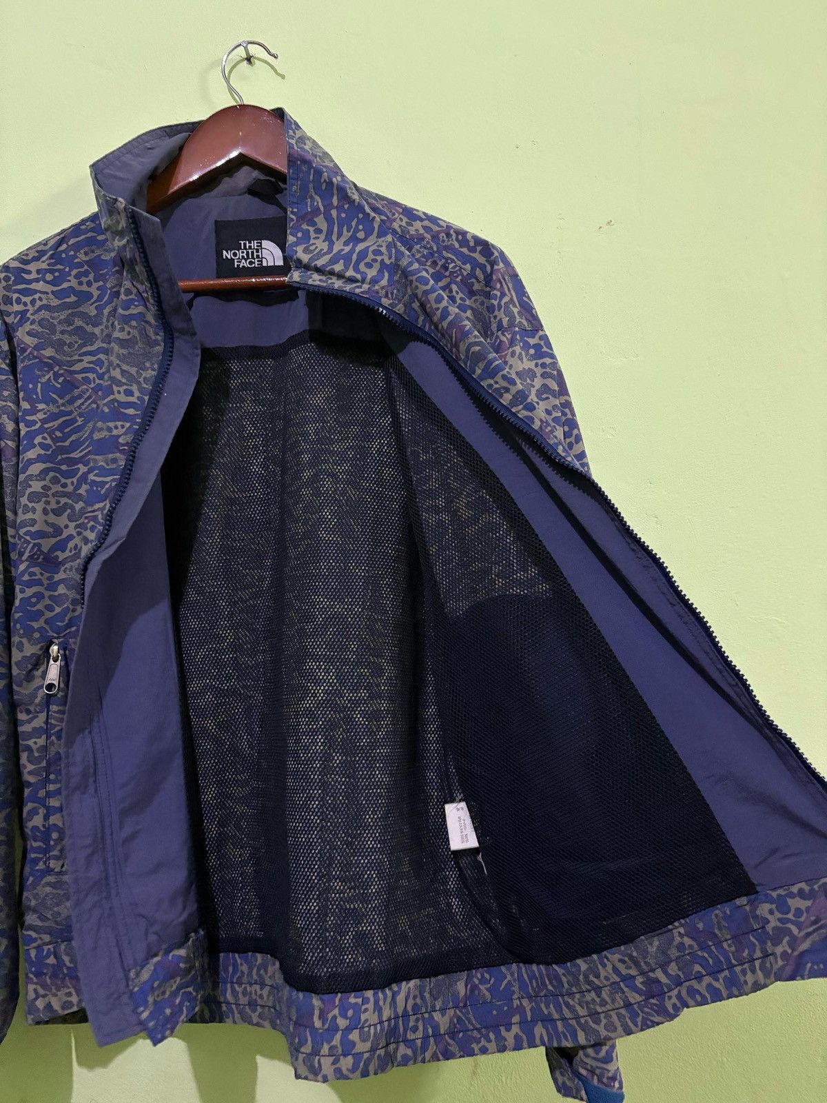 The North Face The North Face Light Jacket Abstract Art Design Size US M / EU 48-50 / 2 - 7 Thumbnail
