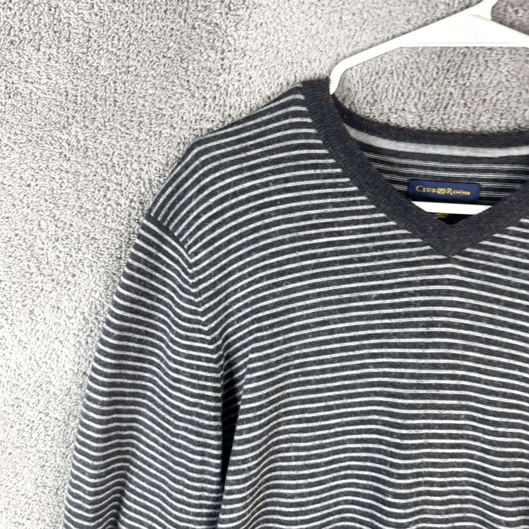Club Room Club Room Sweater Mens Medium Gray Striped V Neck Merino Wool Acrylic Pullover Size US M / EU 48-50 / 2 - 5 Thumbnail