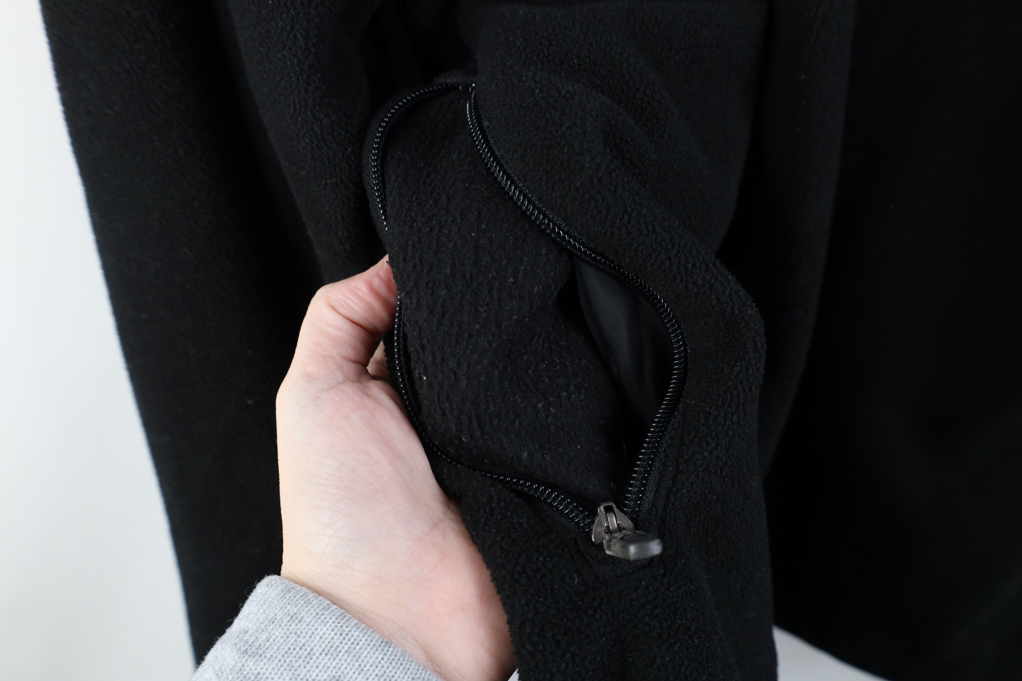 Champion Vintage 90s Champion Half Zip Fleece Pullover Sweater Black Size US L / EU 52-54 / 3 - 9 Thumbnail