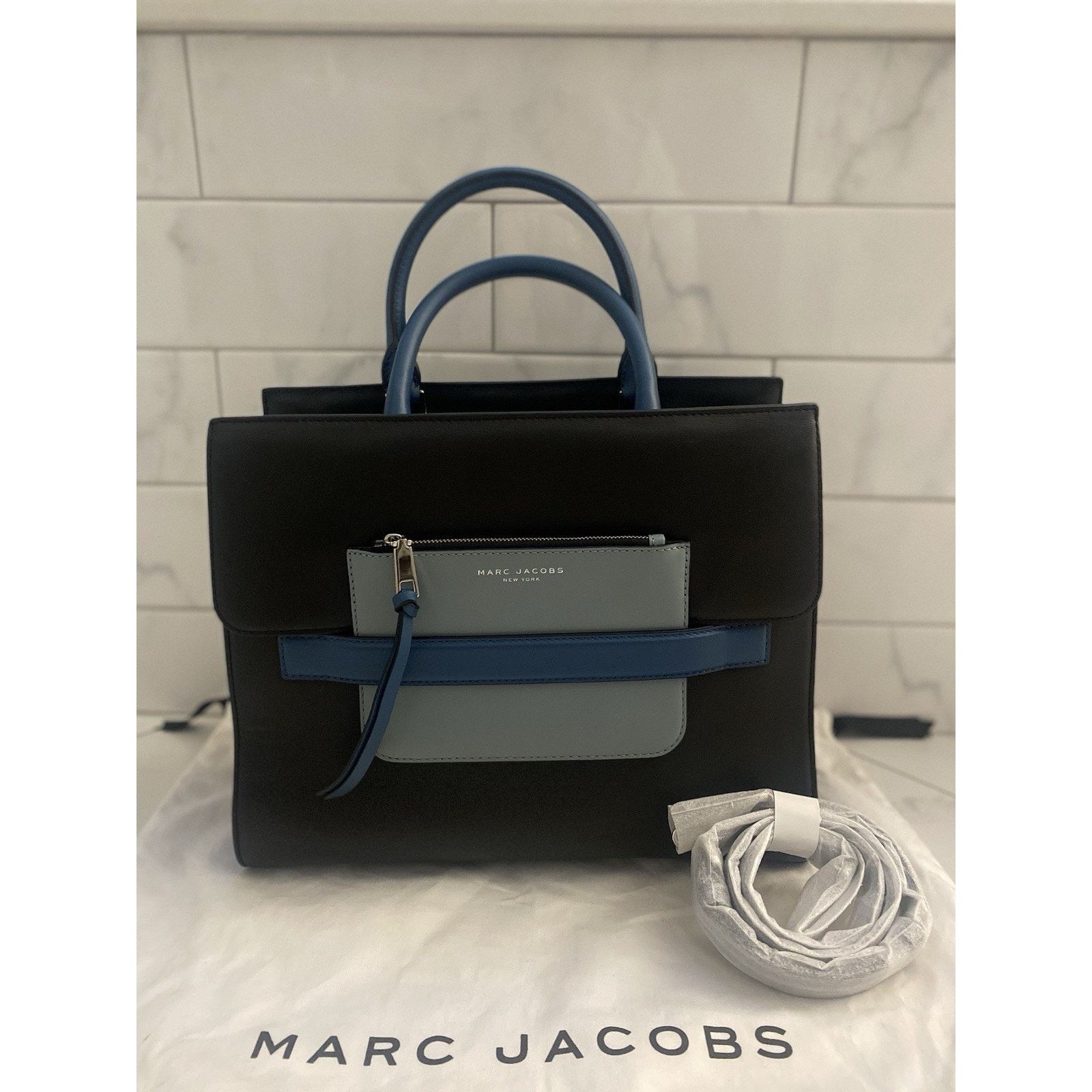 Marc Jacobs Marc Jacobs navy blue leather handle/crossbody Lg bag Size ONE SIZE - 1 Thumbnail
